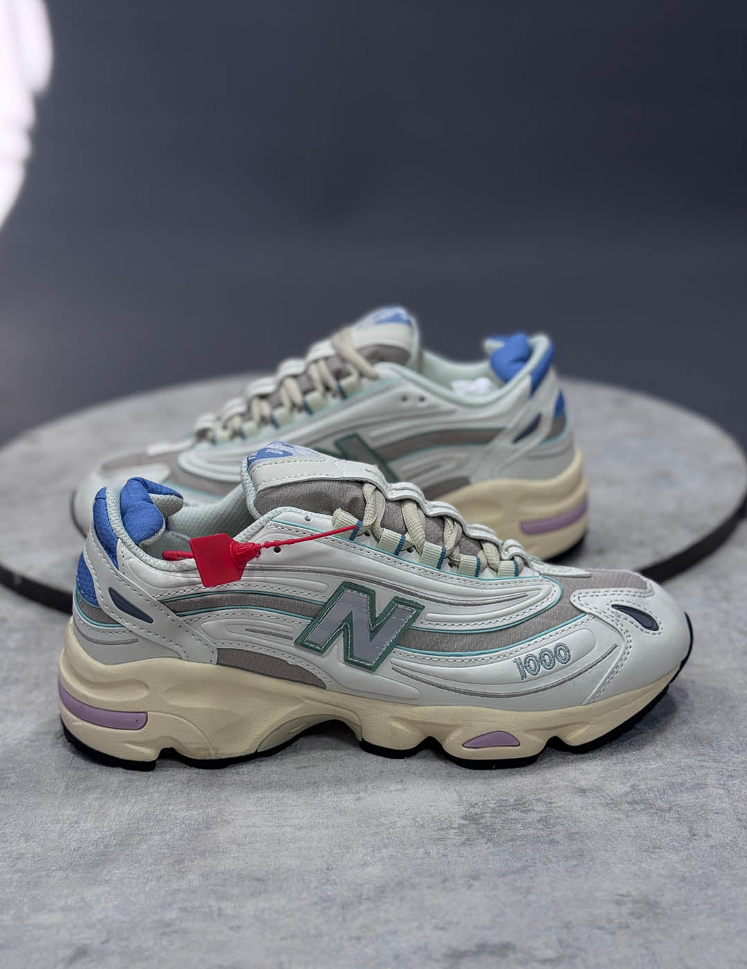 New Balance 1000