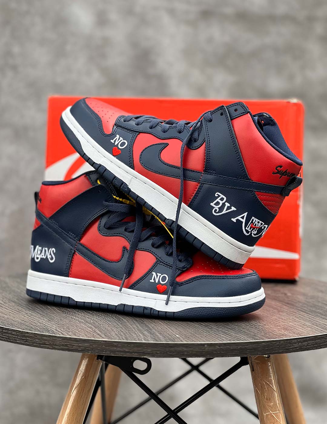 Nike SB Dunk Low x Supreme