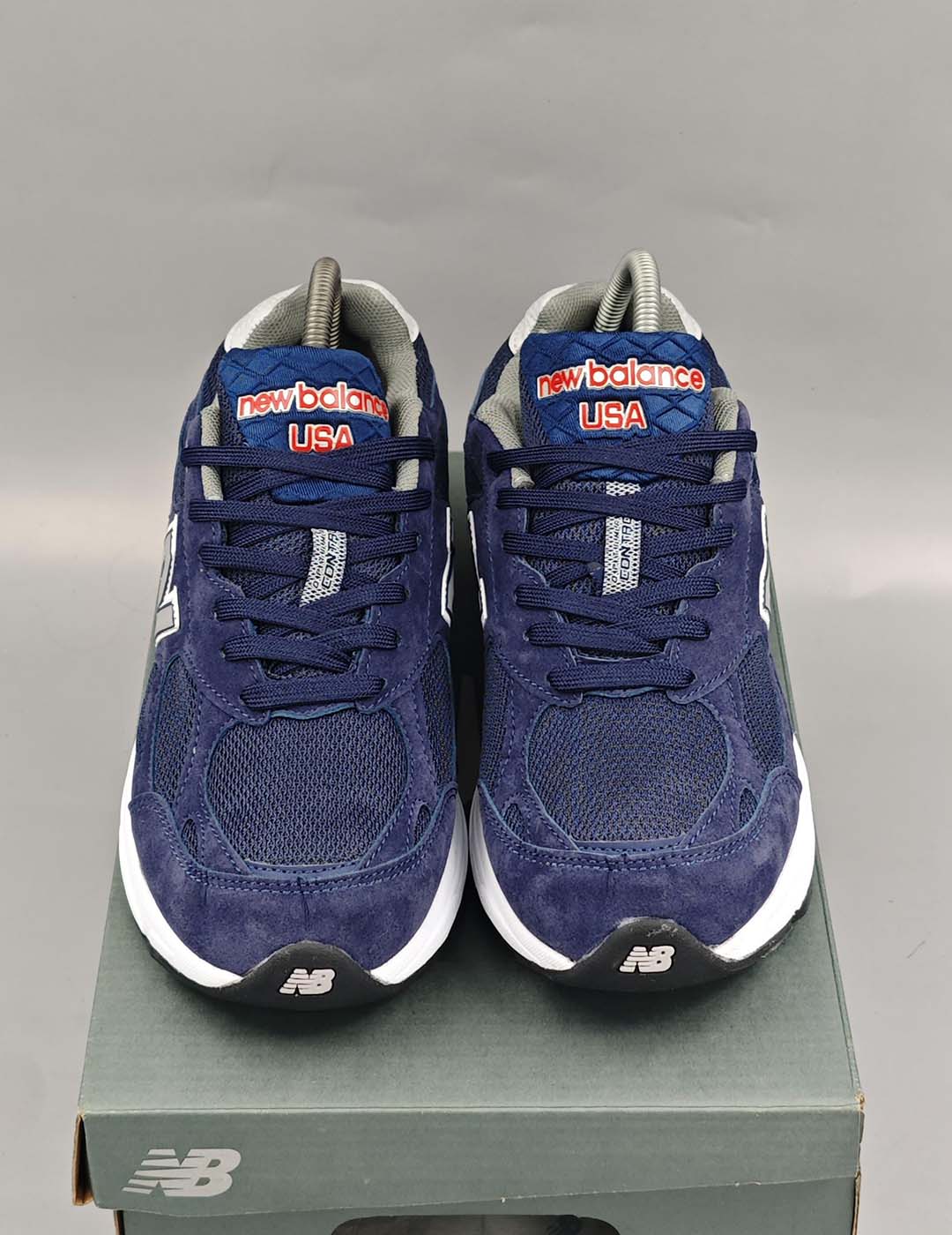 New Balance 990v3