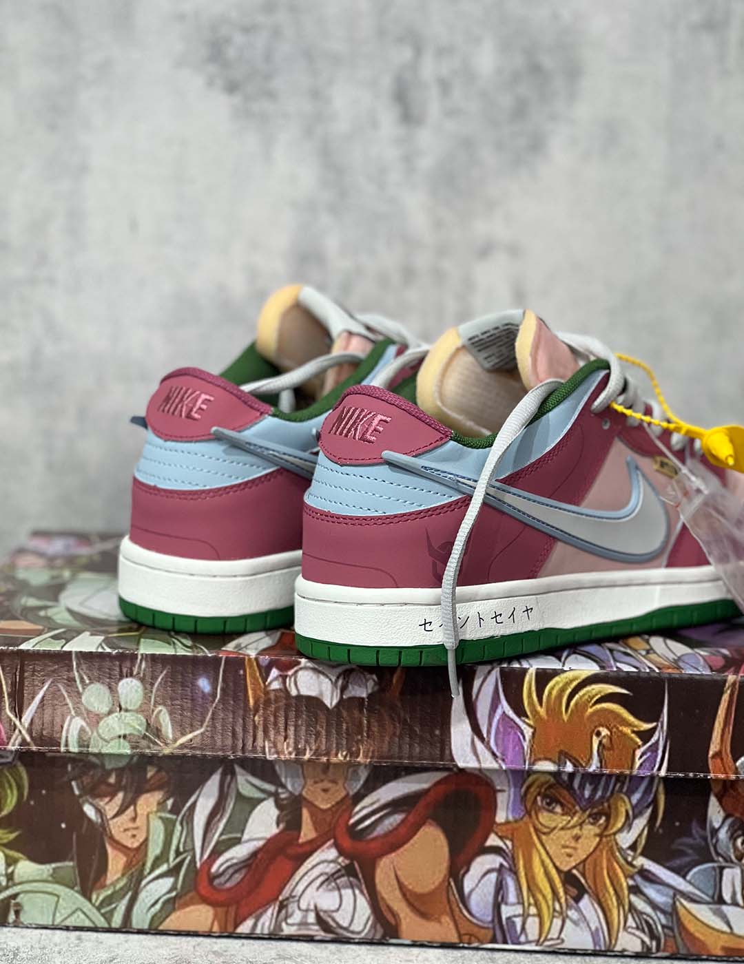 Nike SB Dunk Low Saint