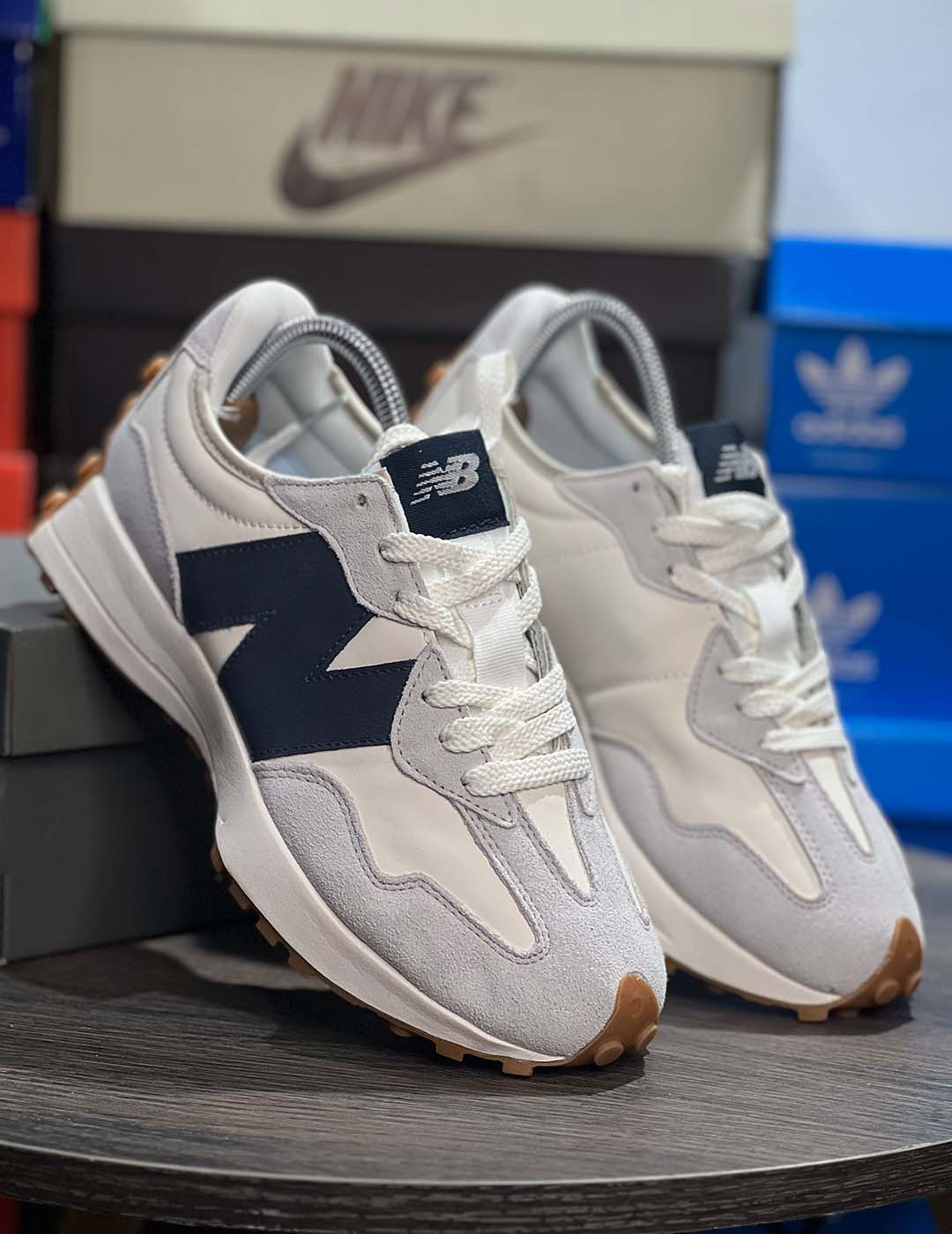 New Balance 327
