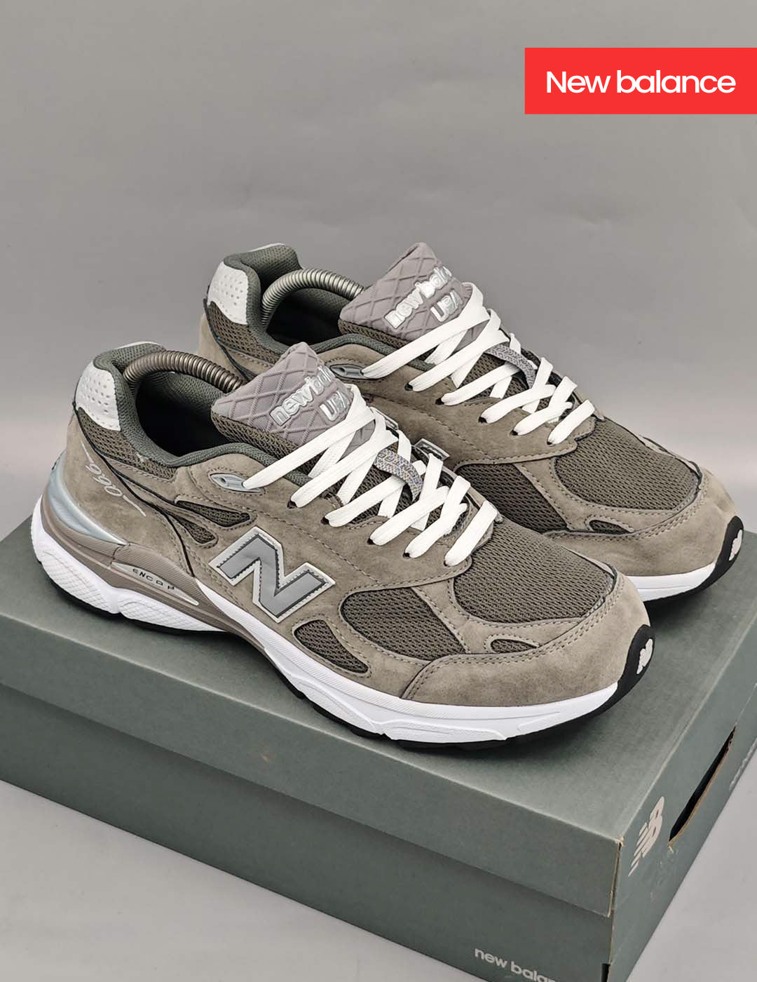 New Balance 990v3