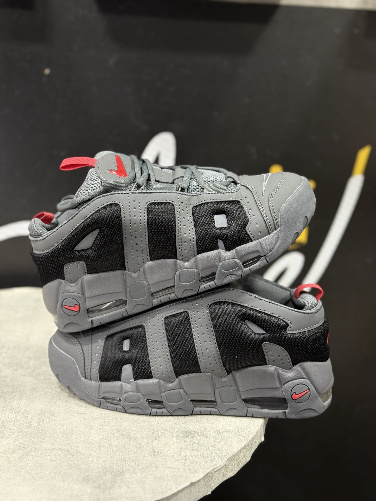 Nike Uptempo Low