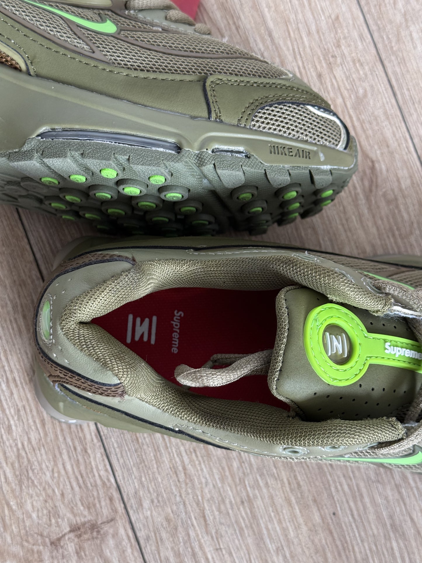 Nike shows ride x Supreme Olive Green