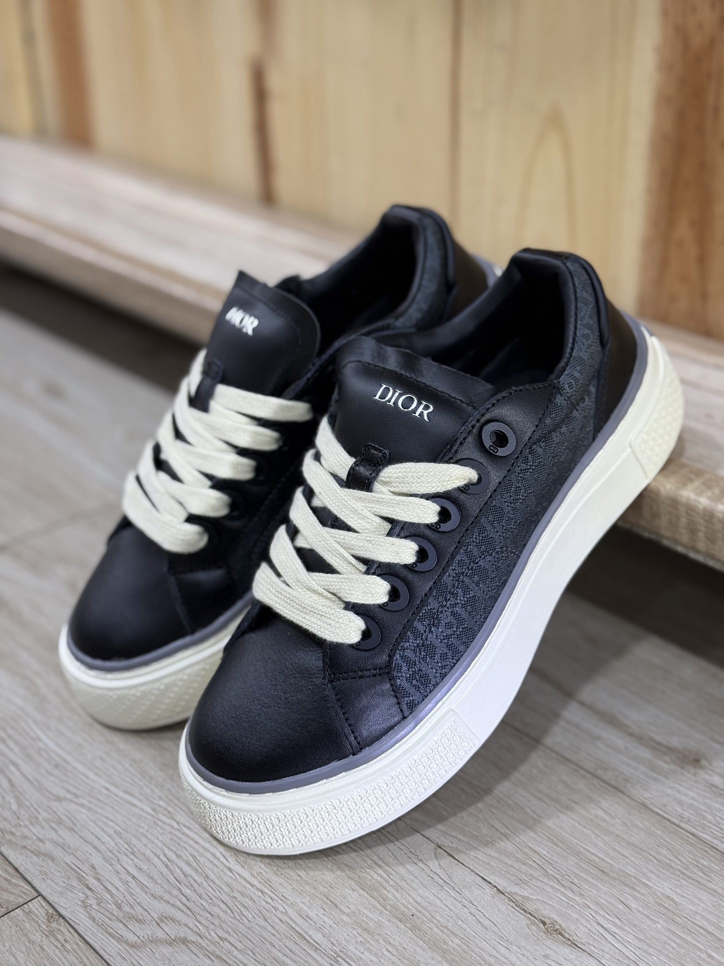 Dior B33