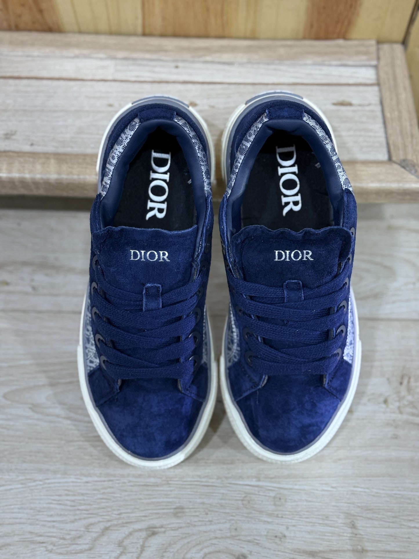 Dior B33