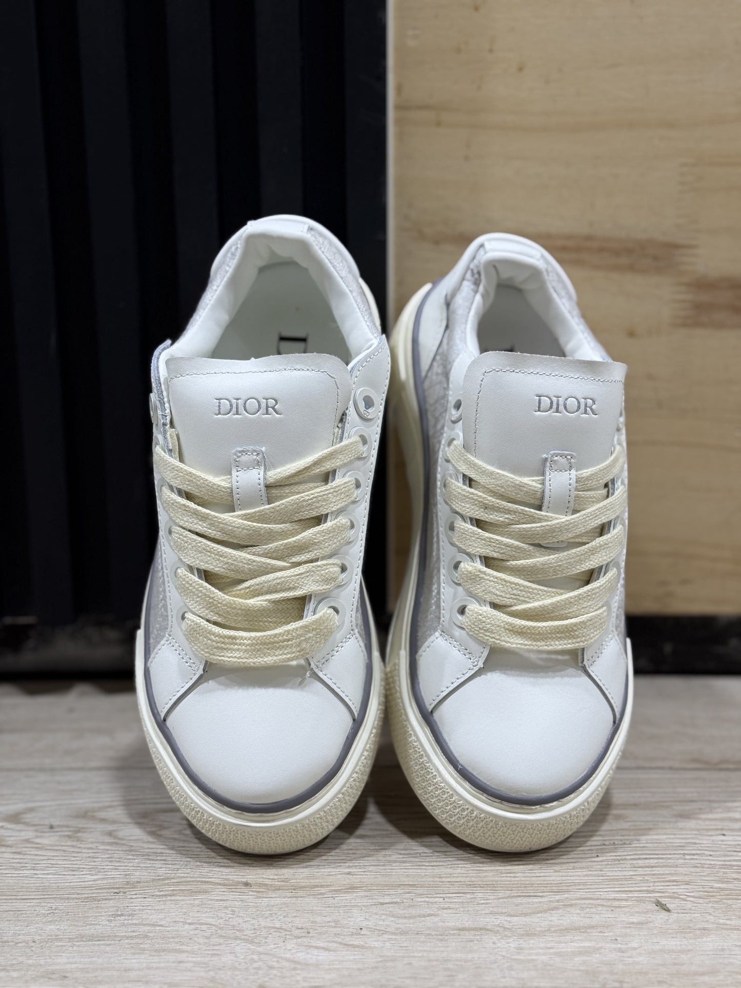 Dior B33