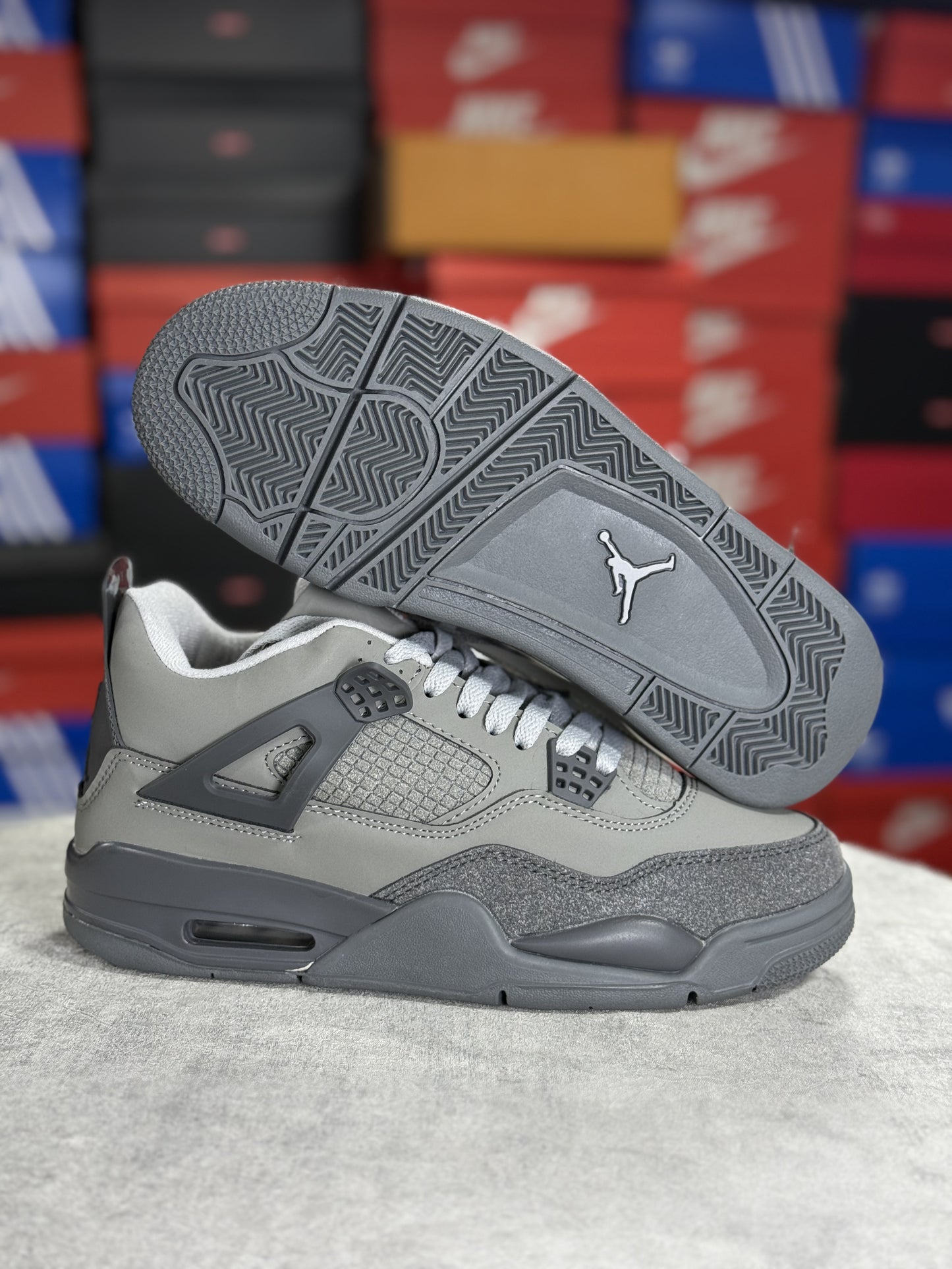 Jordan Retro 4 Grey
