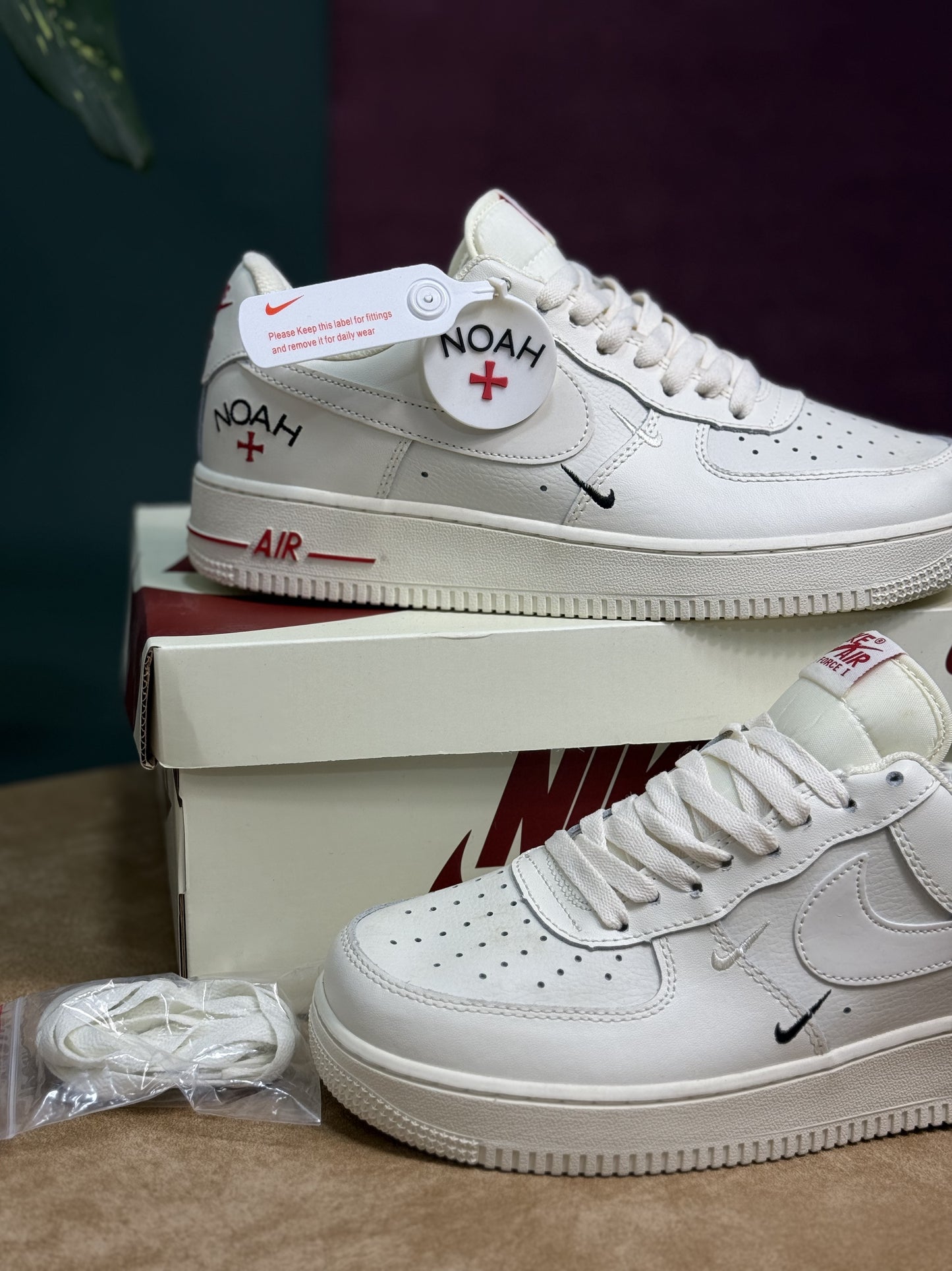 Nike Air Force 1 personalizadas con detalles “NOAH+