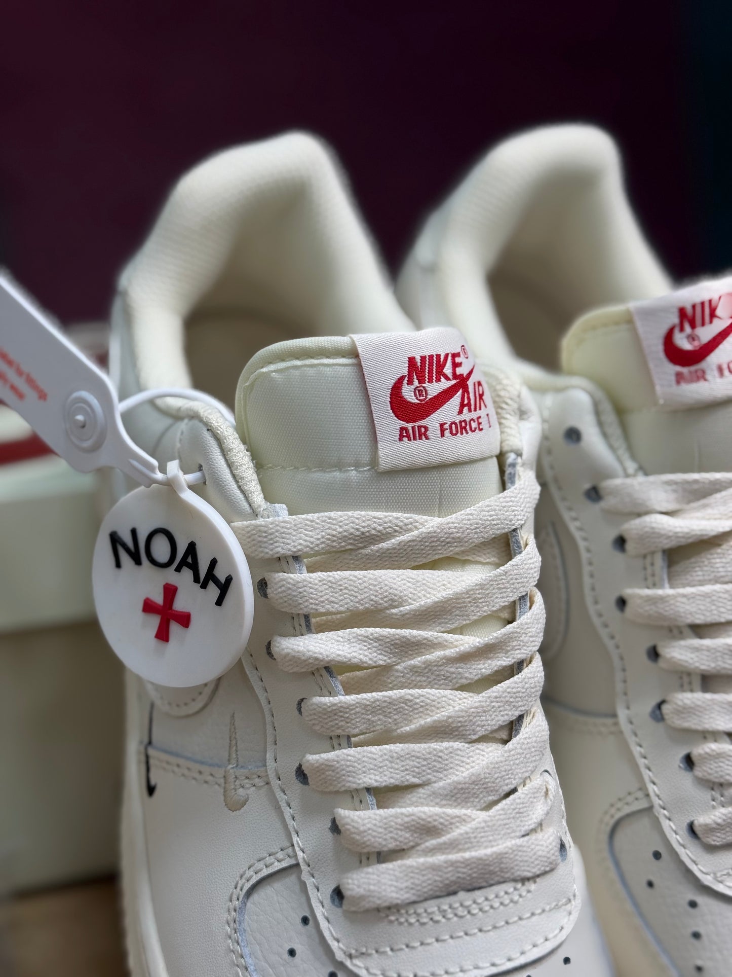 Nike Air Force 1 personalizadas con detalles “NOAH+