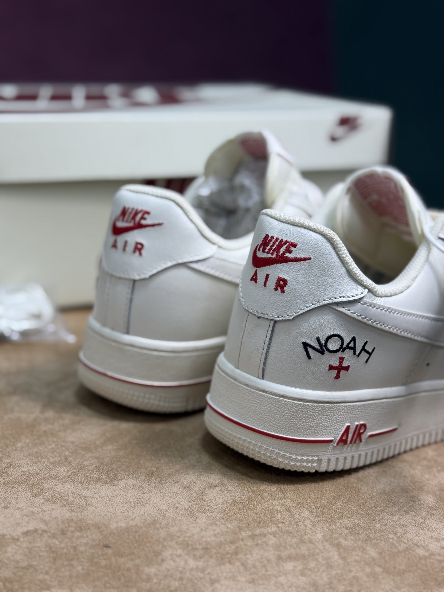 Nike Air Force 1 personalizadas con detalles “NOAH+