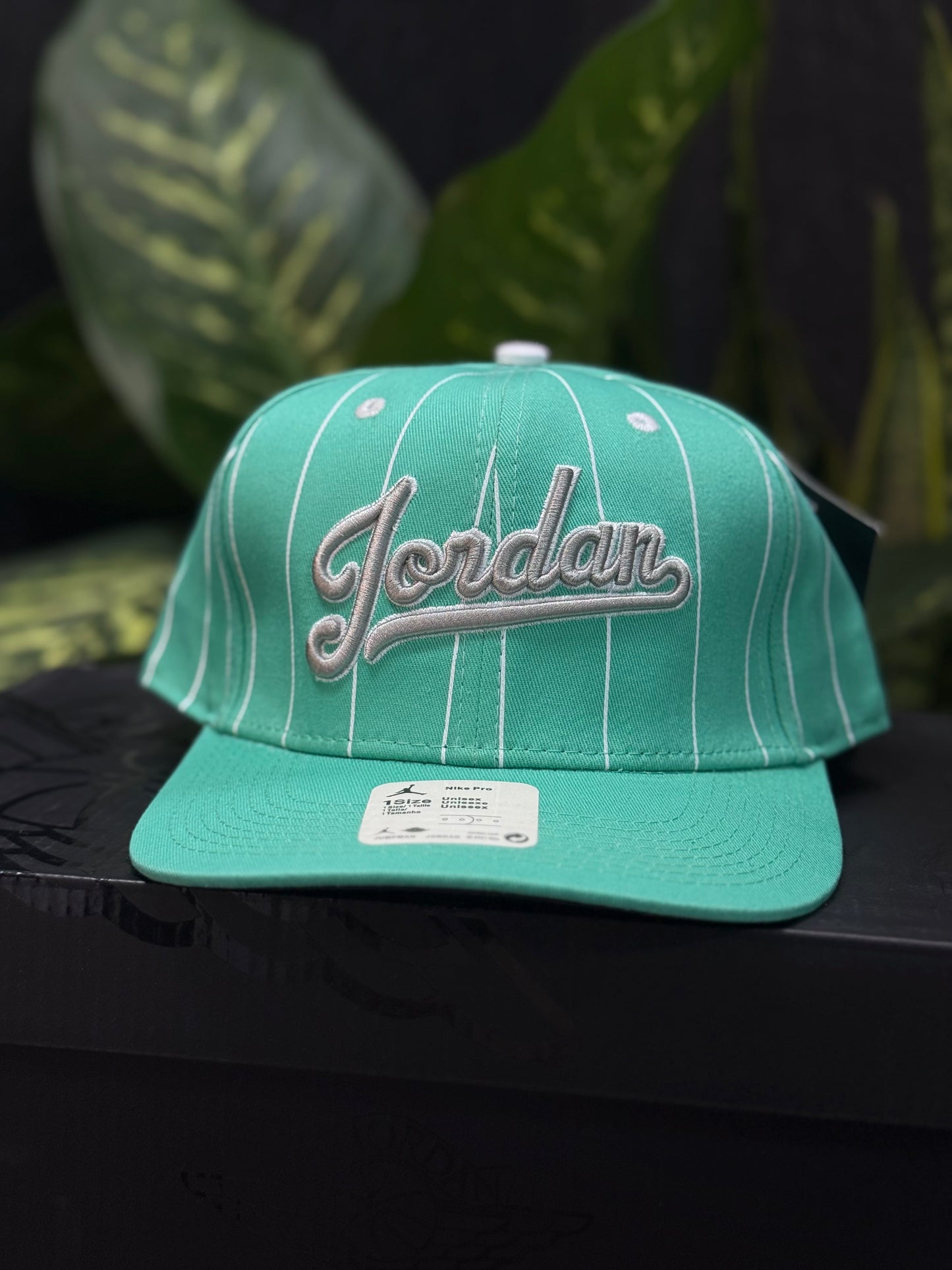 Air Jordan 1 High OG “Green Glow” x Jordan Flight MVP Pro Snapback Cap