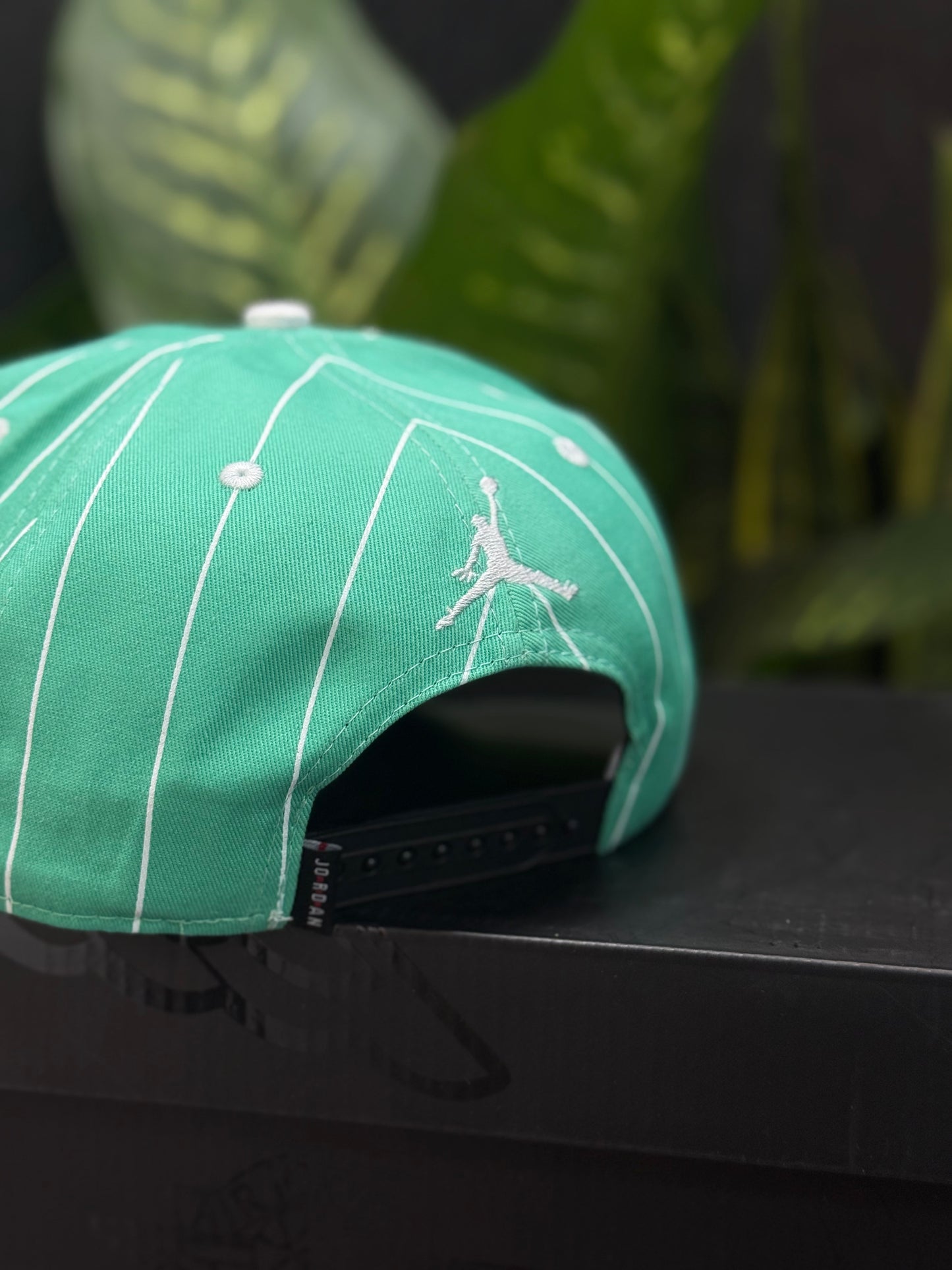 Air Jordan 1 High OG “Green Glow” x Jordan Flight MVP Pro Snapback Cap