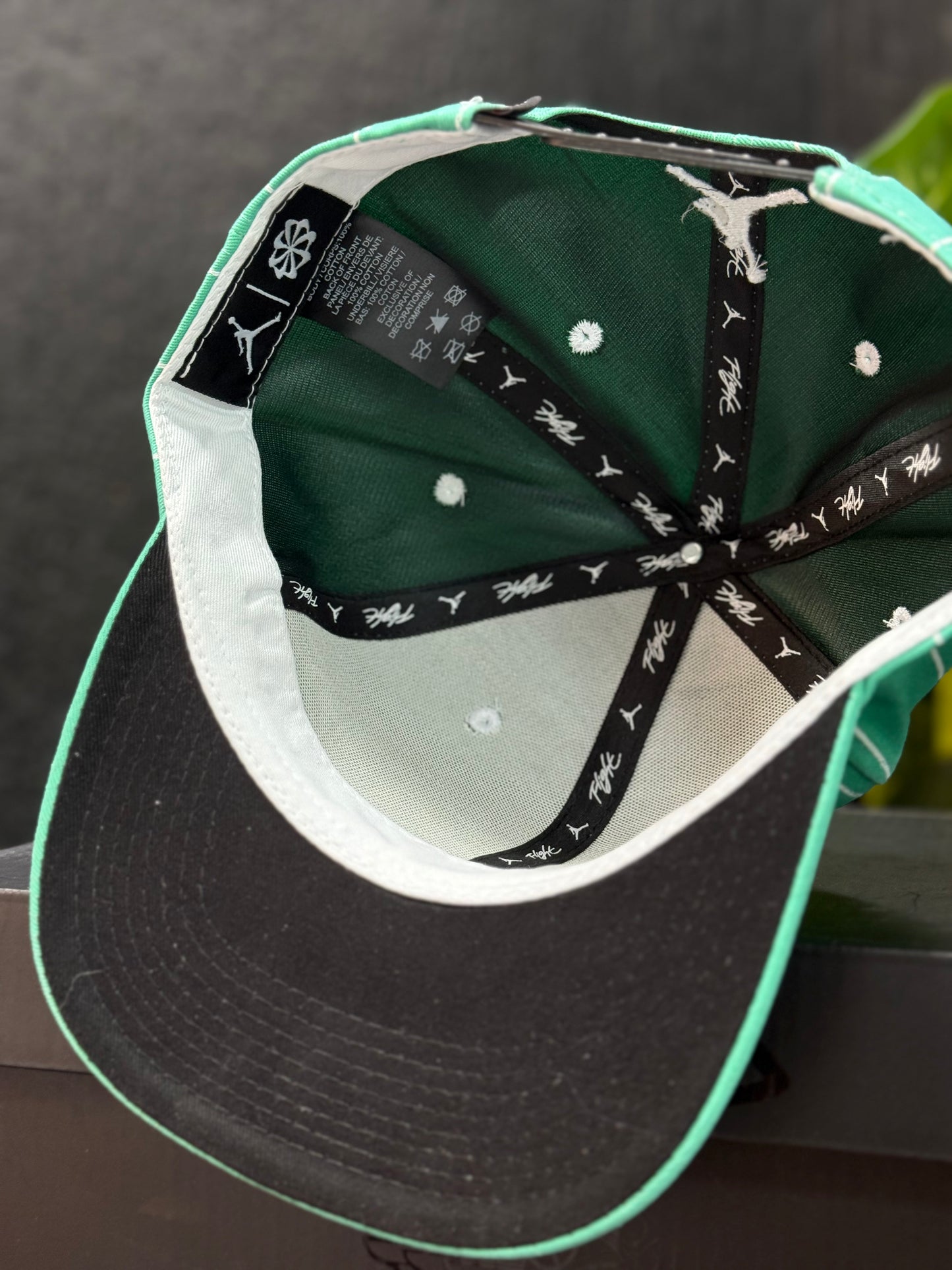 Air Jordan 1 High OG “Green Glow” x Jordan Flight MVP Pro Snapback Cap