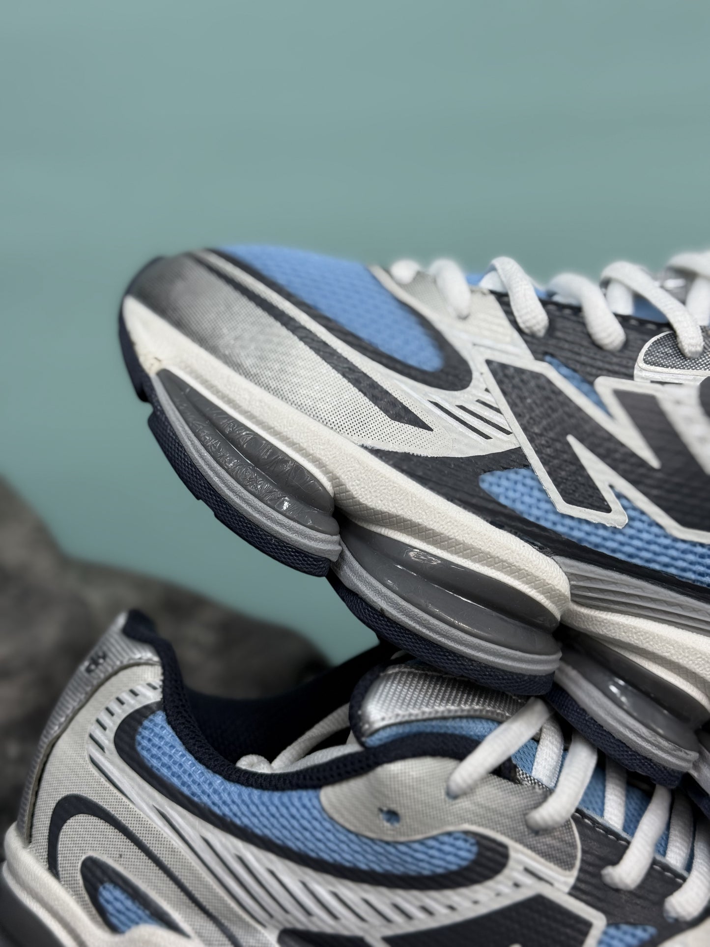 New Balance 2002R,