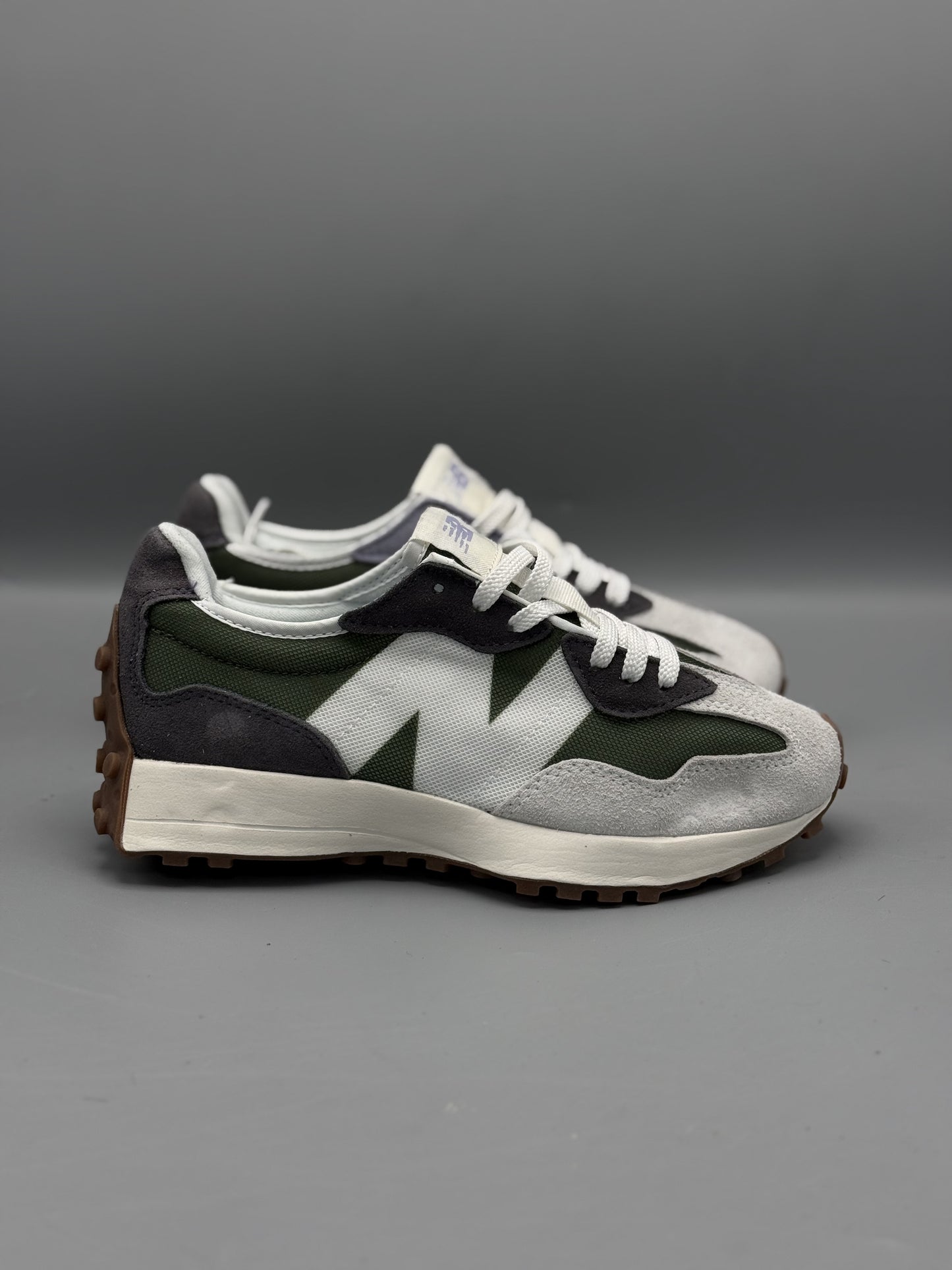 New Balance 327