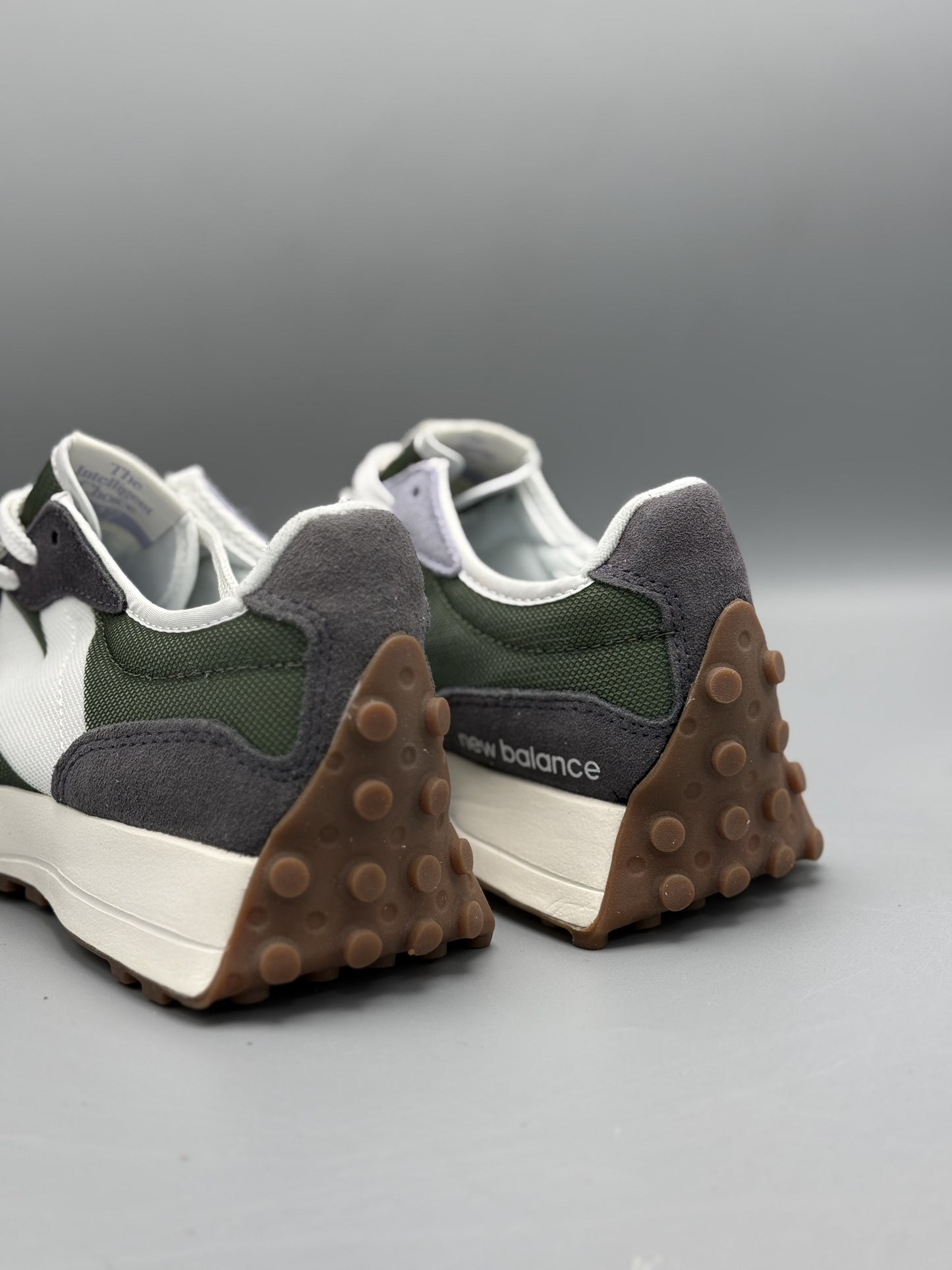New Balance 327