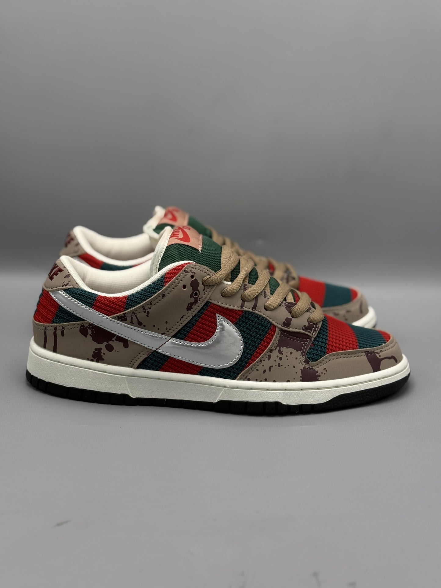 Nike SB Dunk Low Freddy Krueger