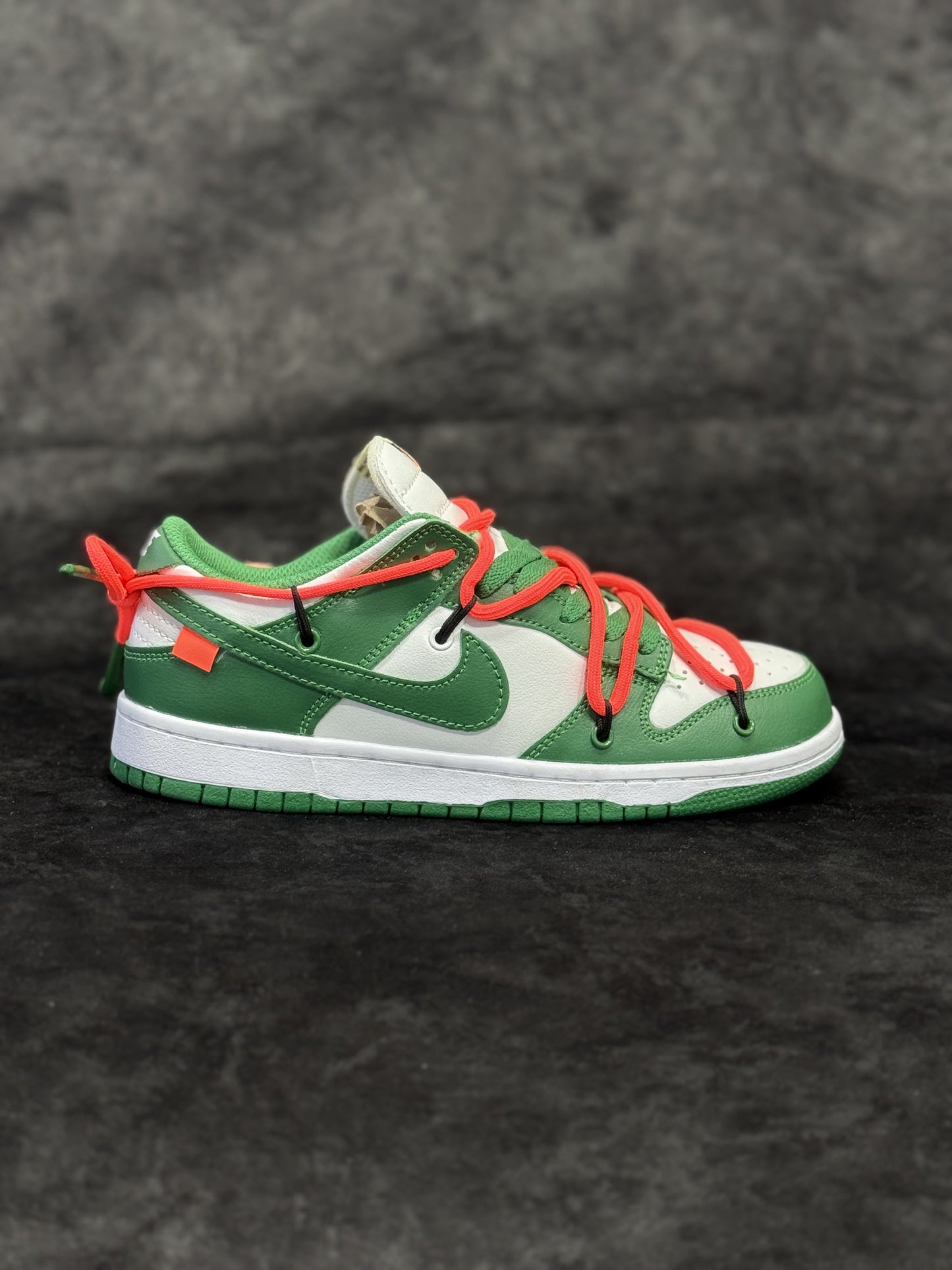 nike dunk low- off white