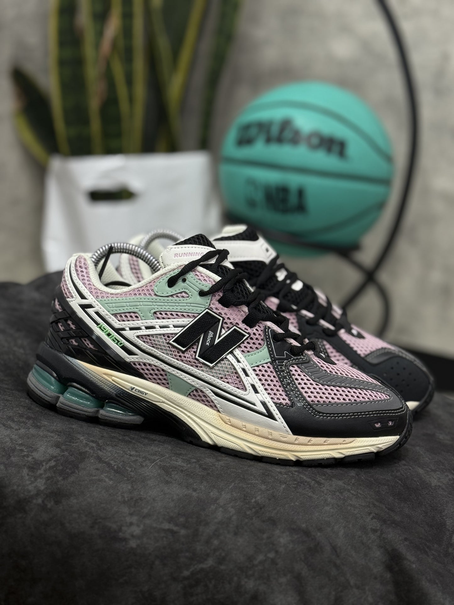 New Balance 1906 Sneakers | Pink |