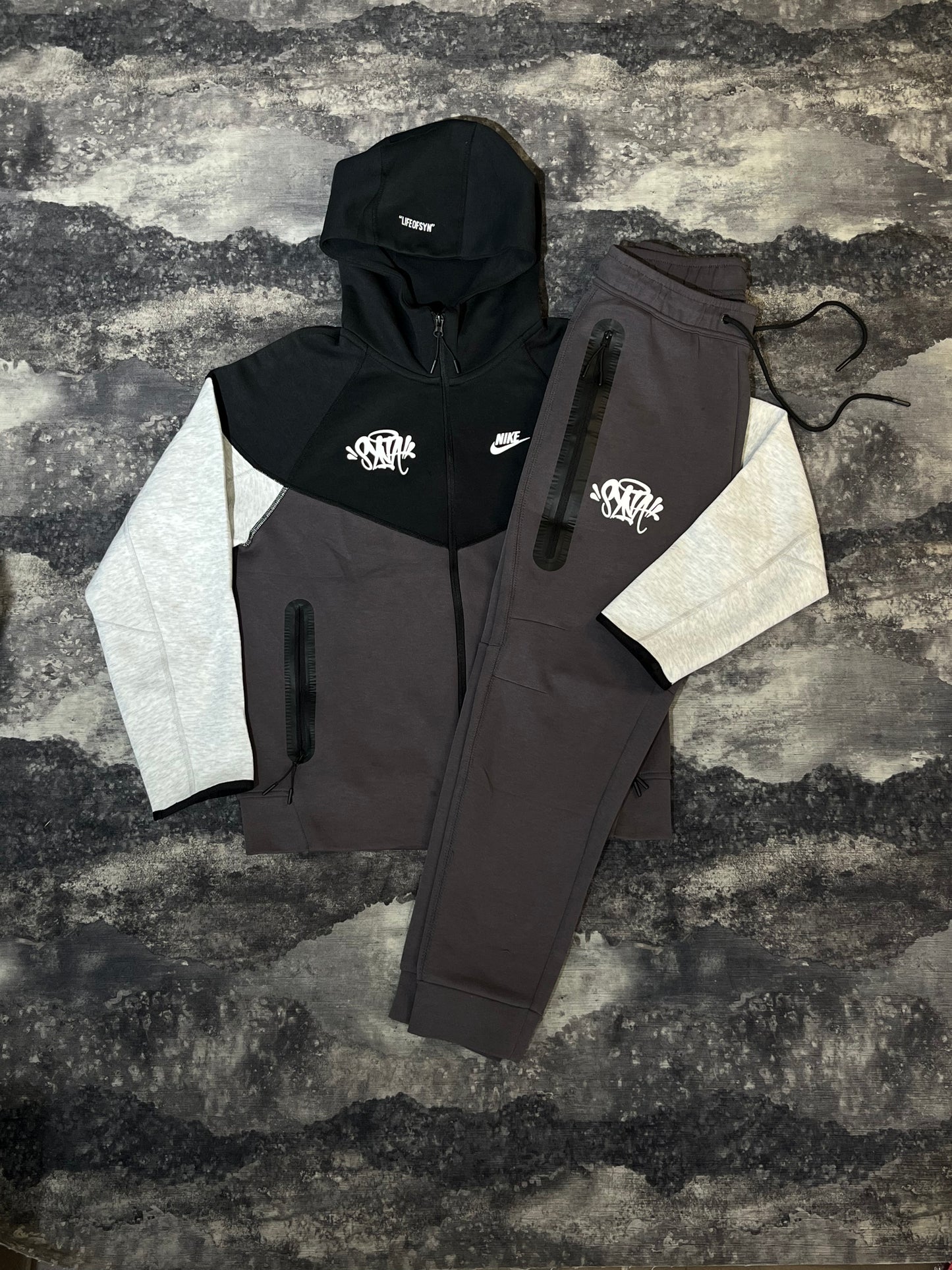 Nike Tech Fleece X Syna World