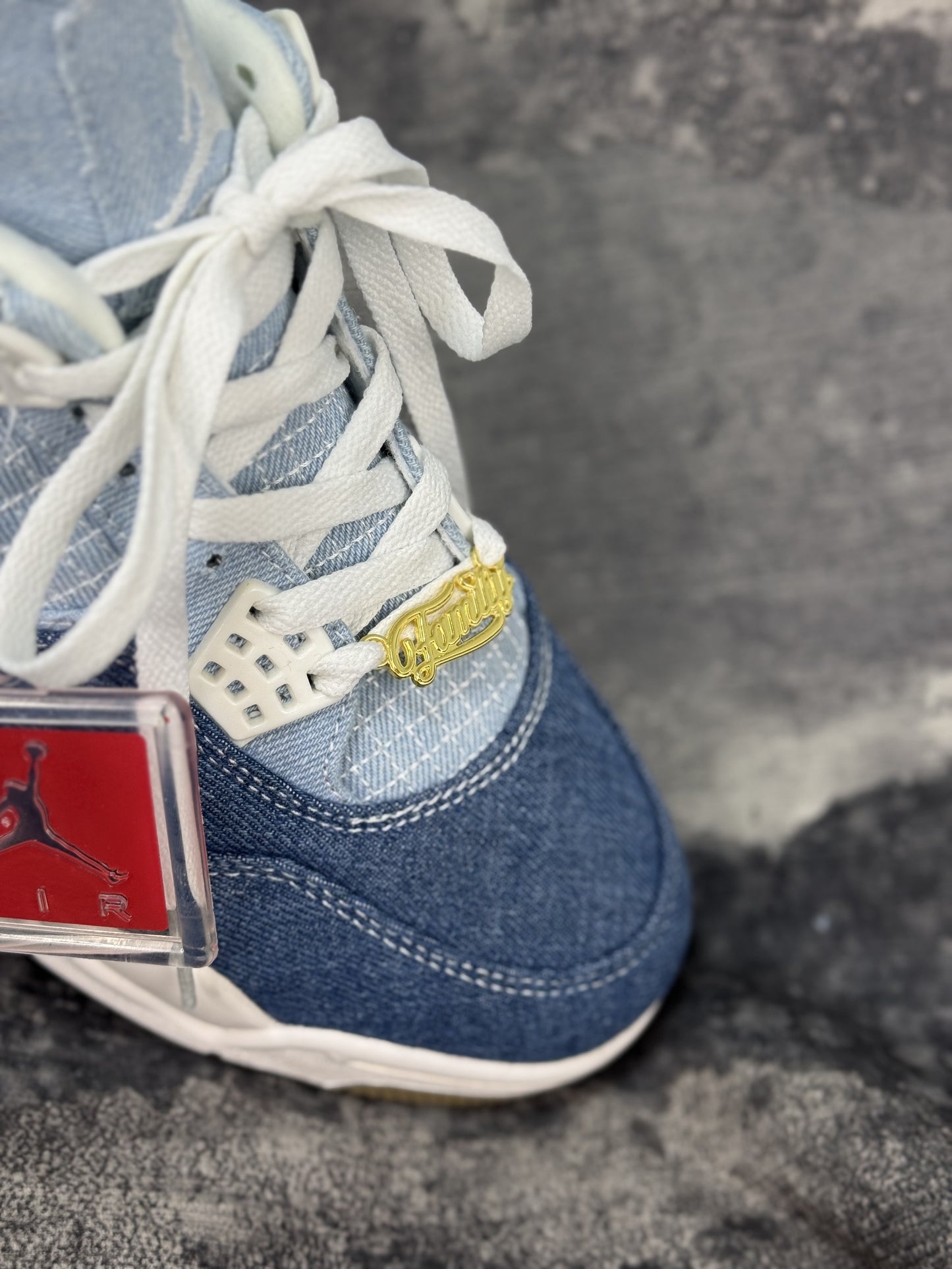 Jordan 4 Retro “Denim” (Levi’s x Jordan Brand).