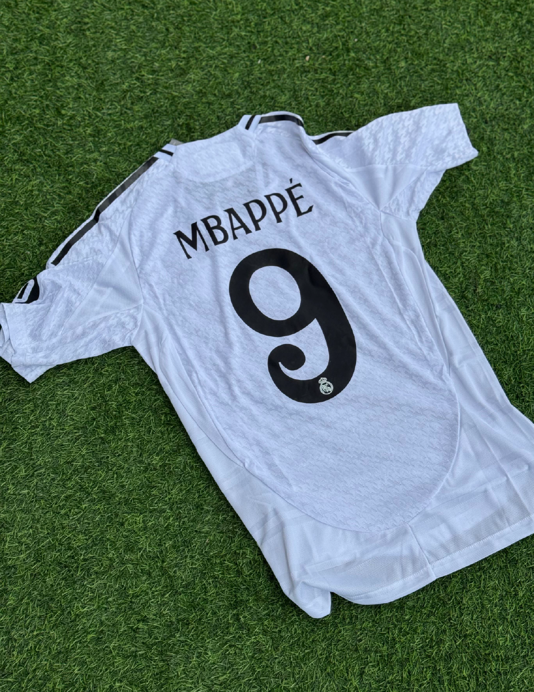 Camiseta retro de colección Real Madrid 24/25