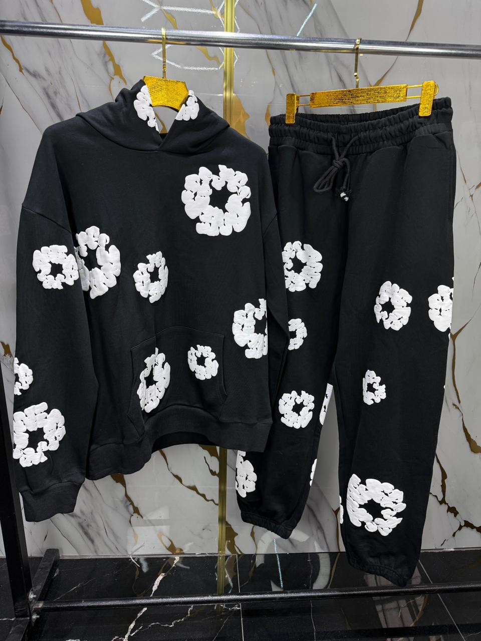 conjunto de sudadera y pantalón tipo jogger-Negro