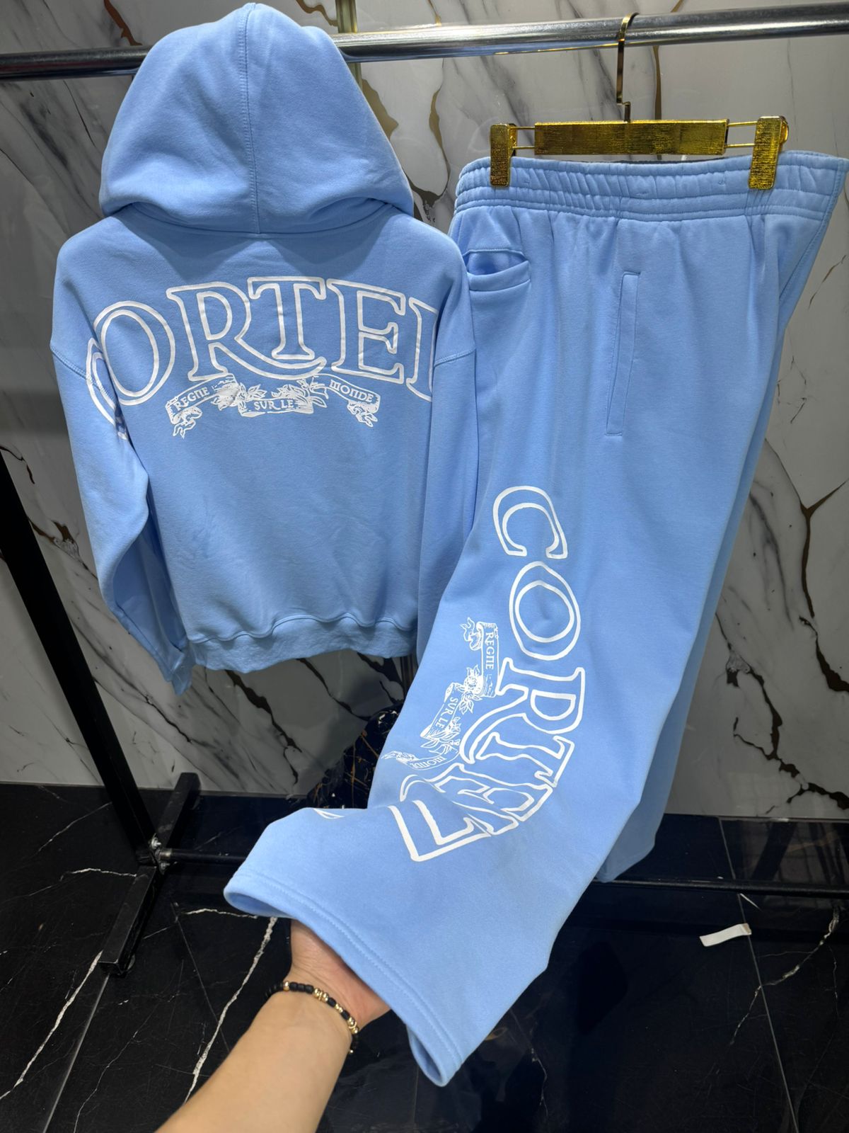 Conjunto jogger deportivo azul claro