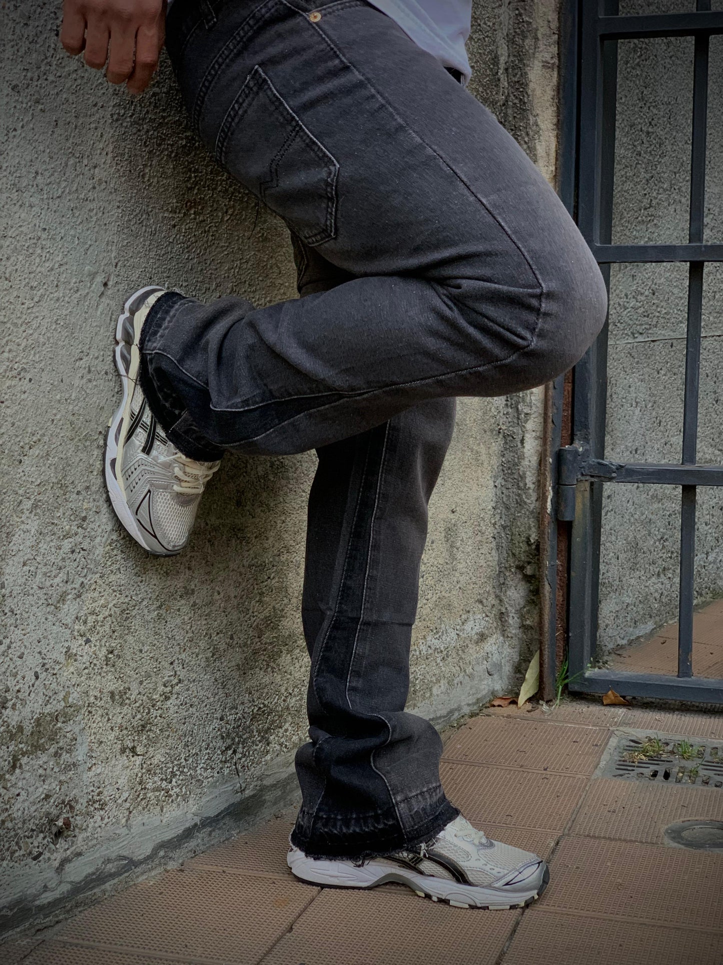 Pantalón tipo denim