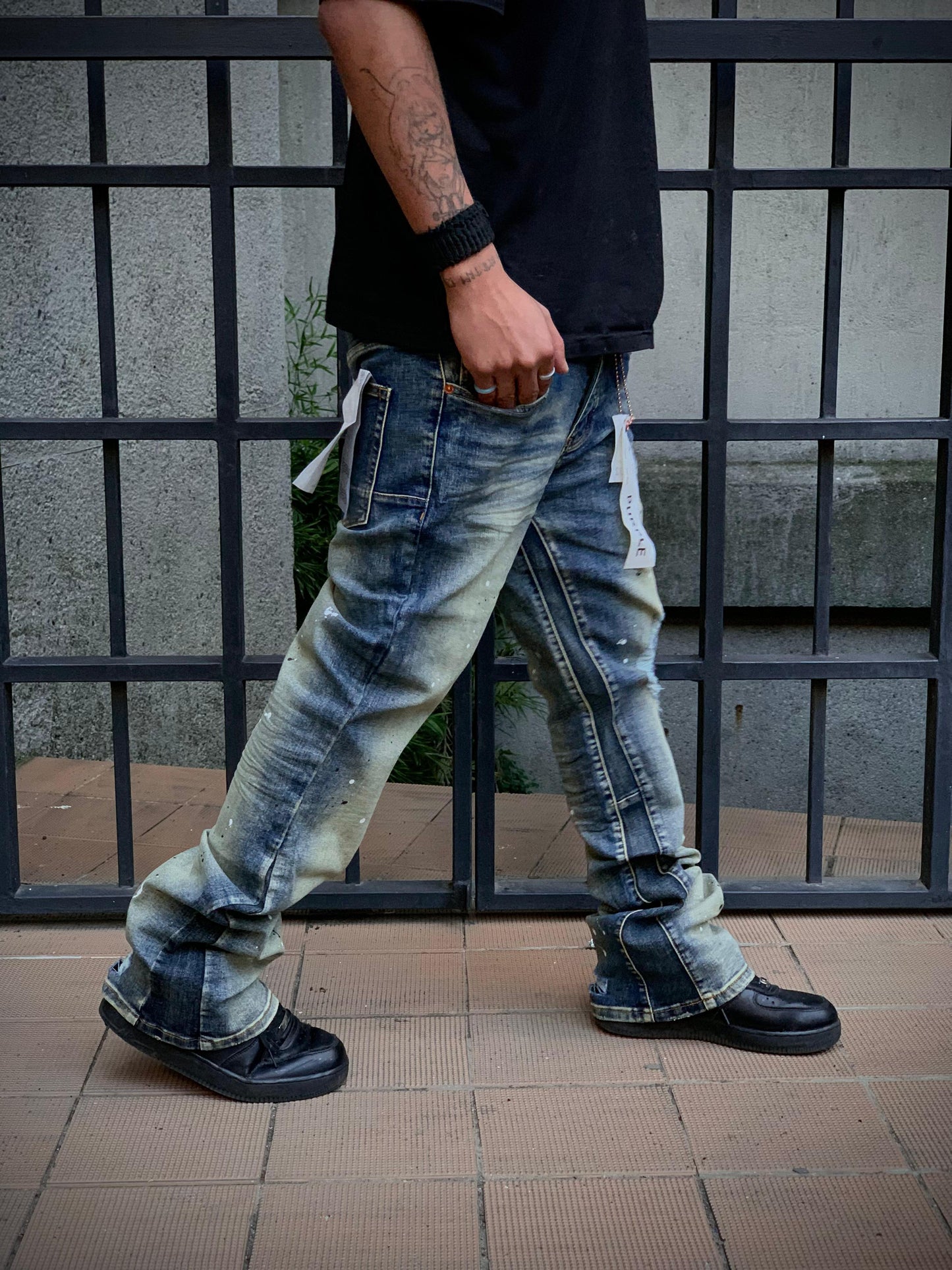 Jean tie-dye en tonos azul