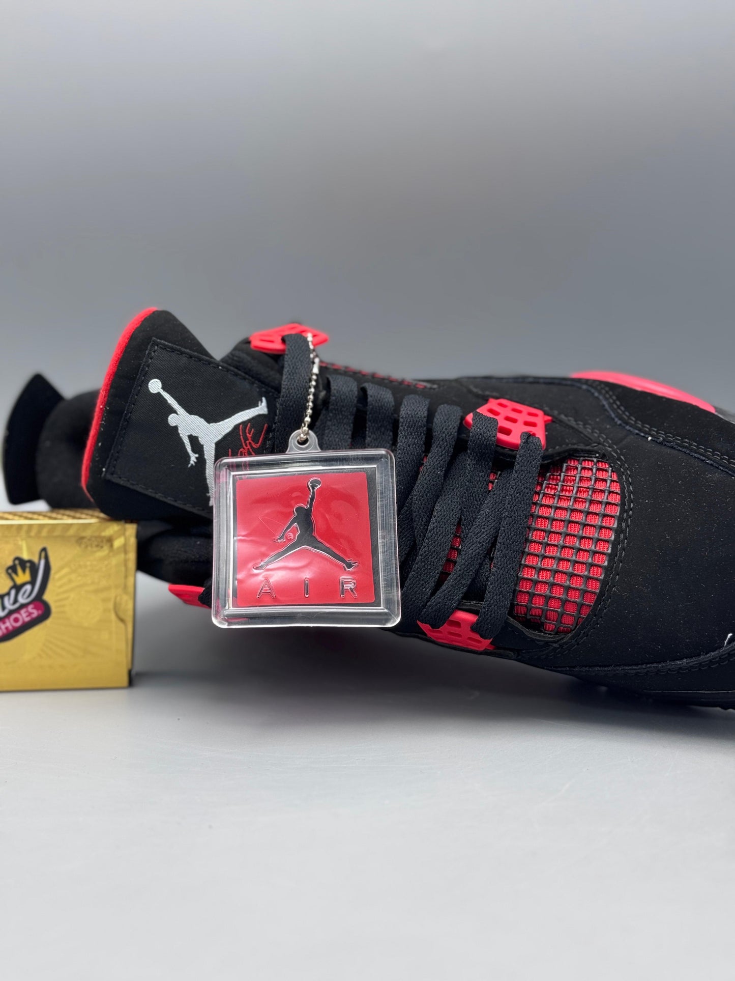 Air Jordan 4 Retro Rojo Trueno