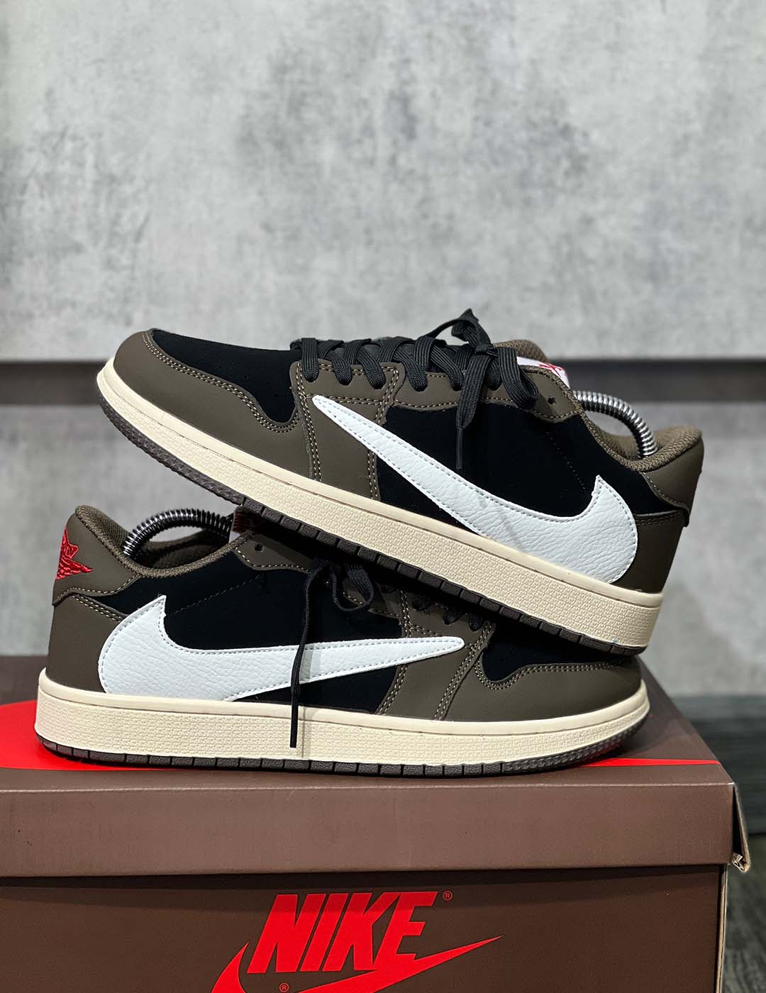 Air Jordan 1 Low OG Cactus Jack Mocha