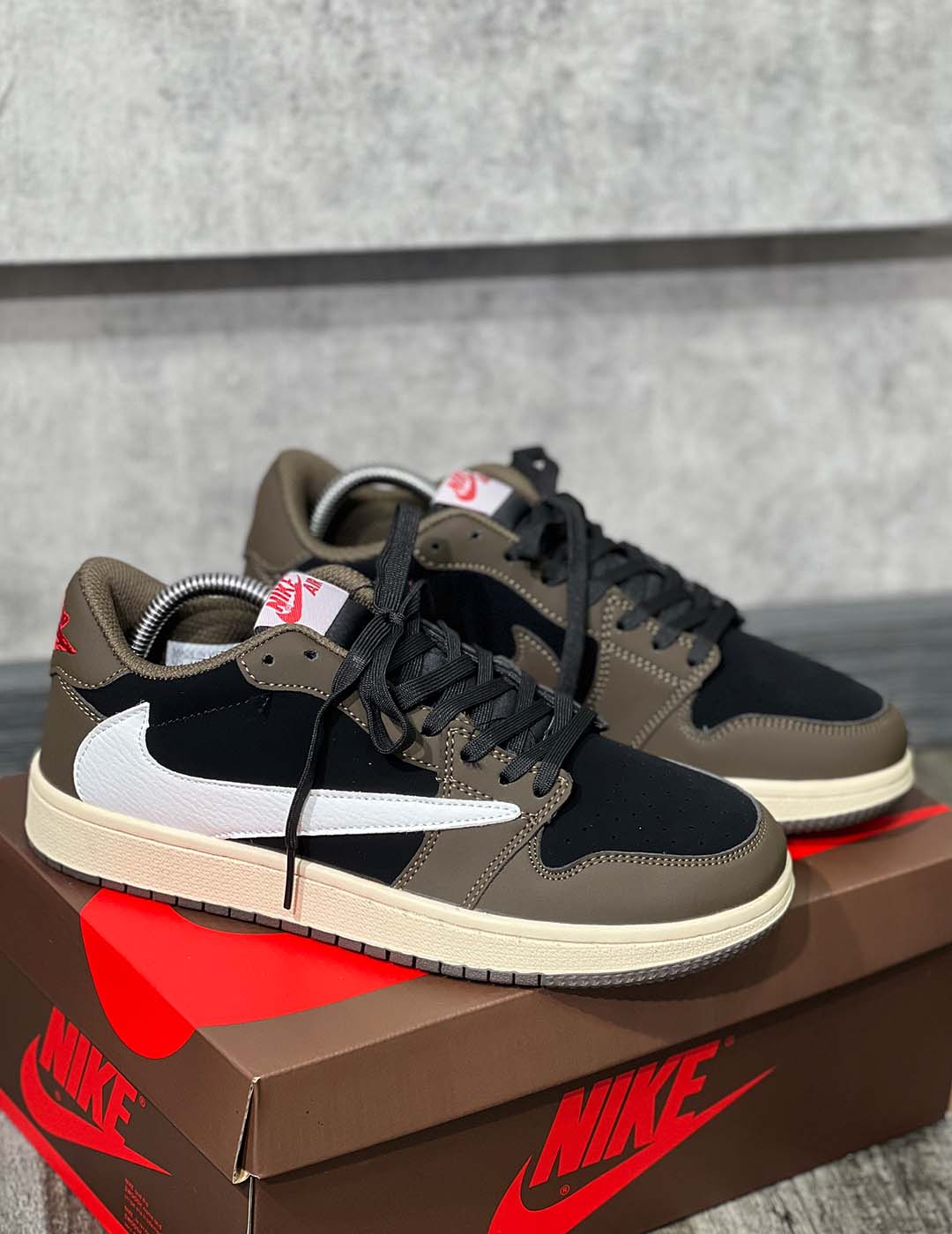 Air Jordan 1 Low OG Cactus Jack Mocha