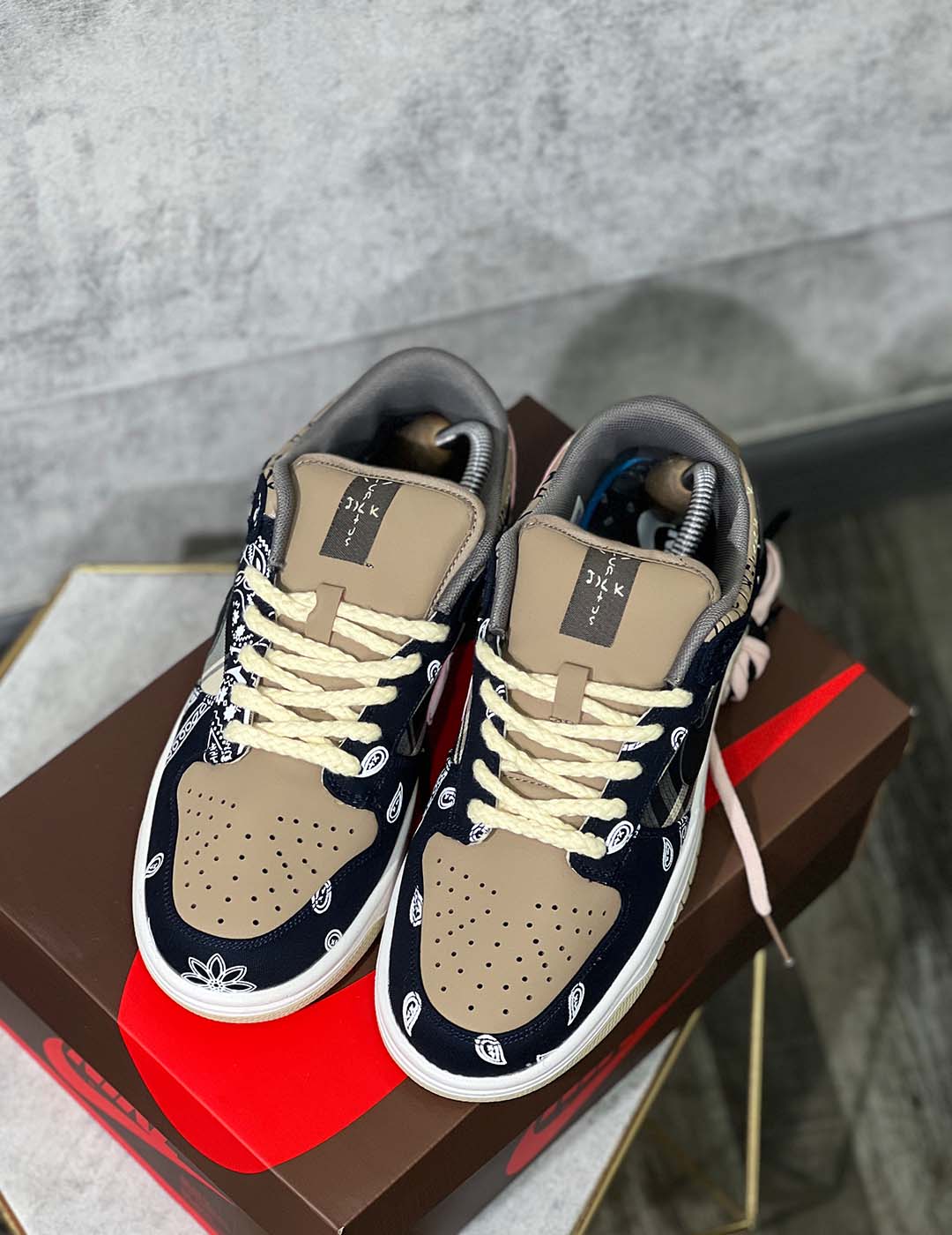Nike SB Dunk Low x Travis Scott