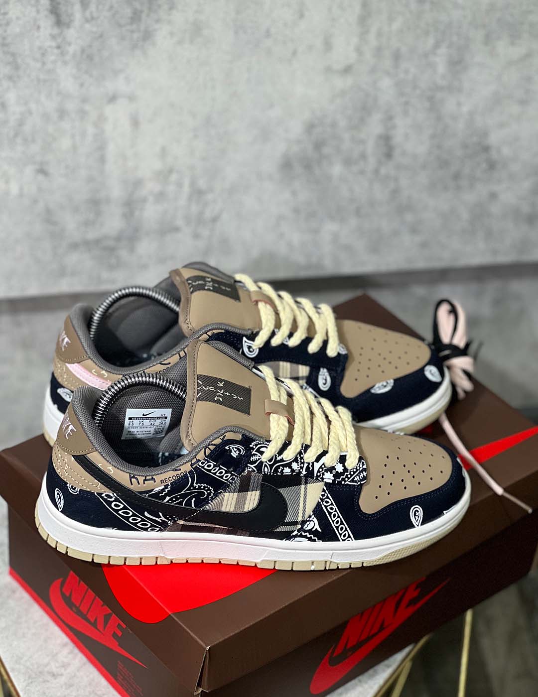 Nike SB Dunk Low x Travis Scott