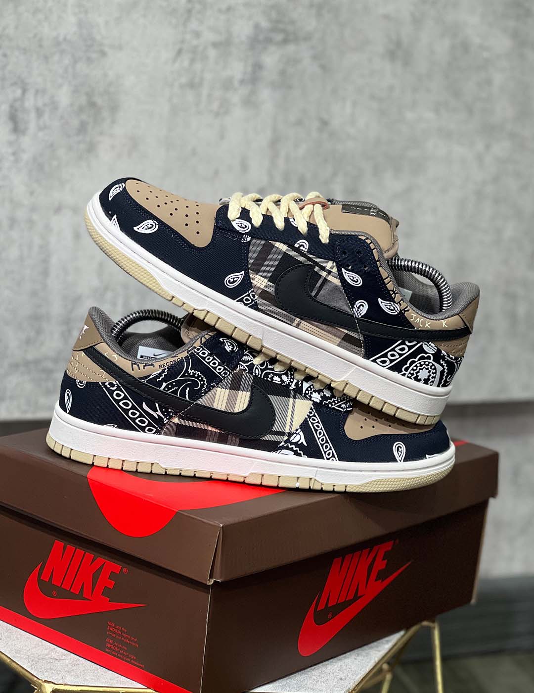 Nike SB Dunk Low x Travis Scott