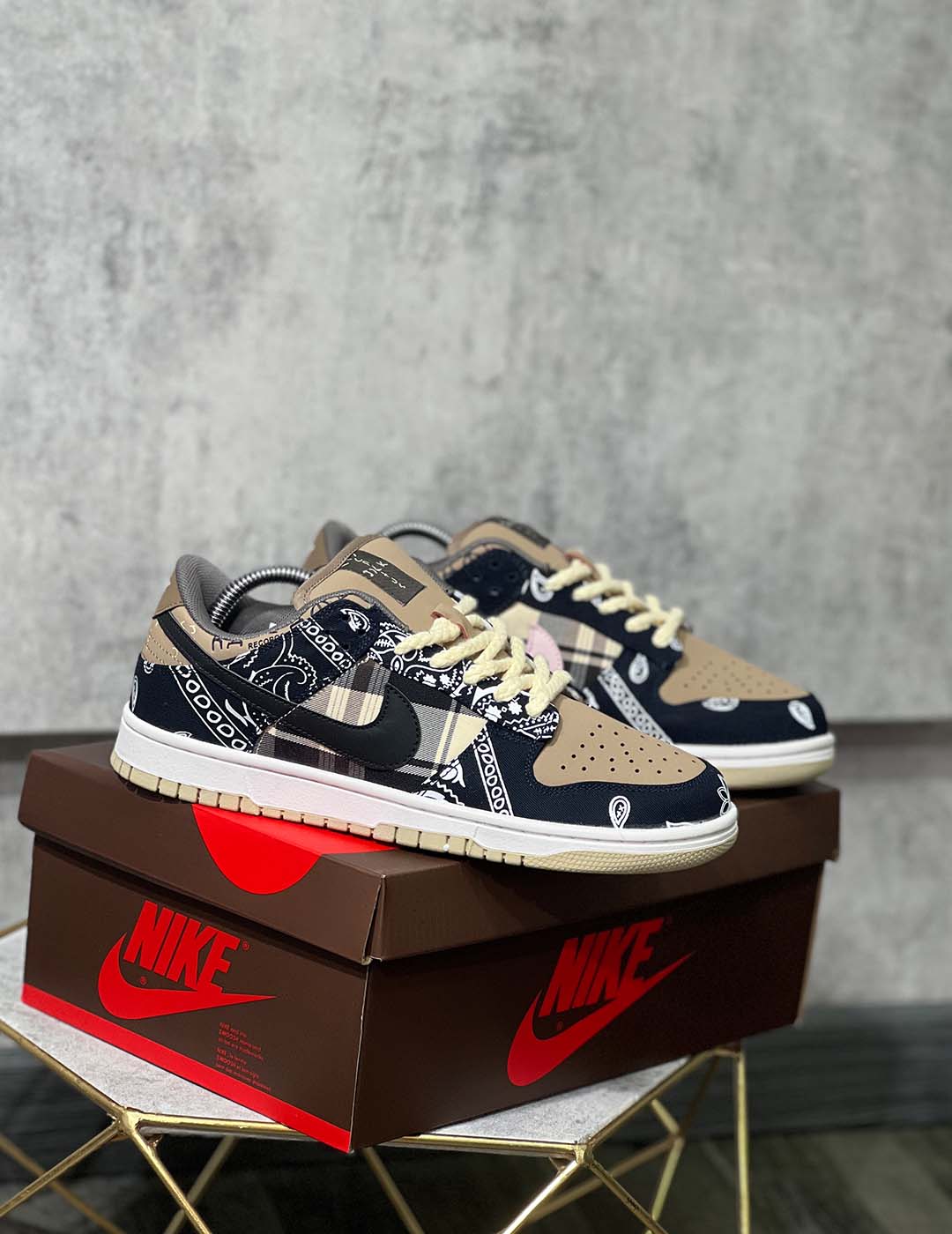 Nike SB Dunk Low x Travis Scott