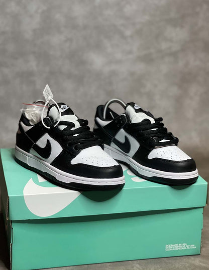 Nike SB Dunk Low Panda
