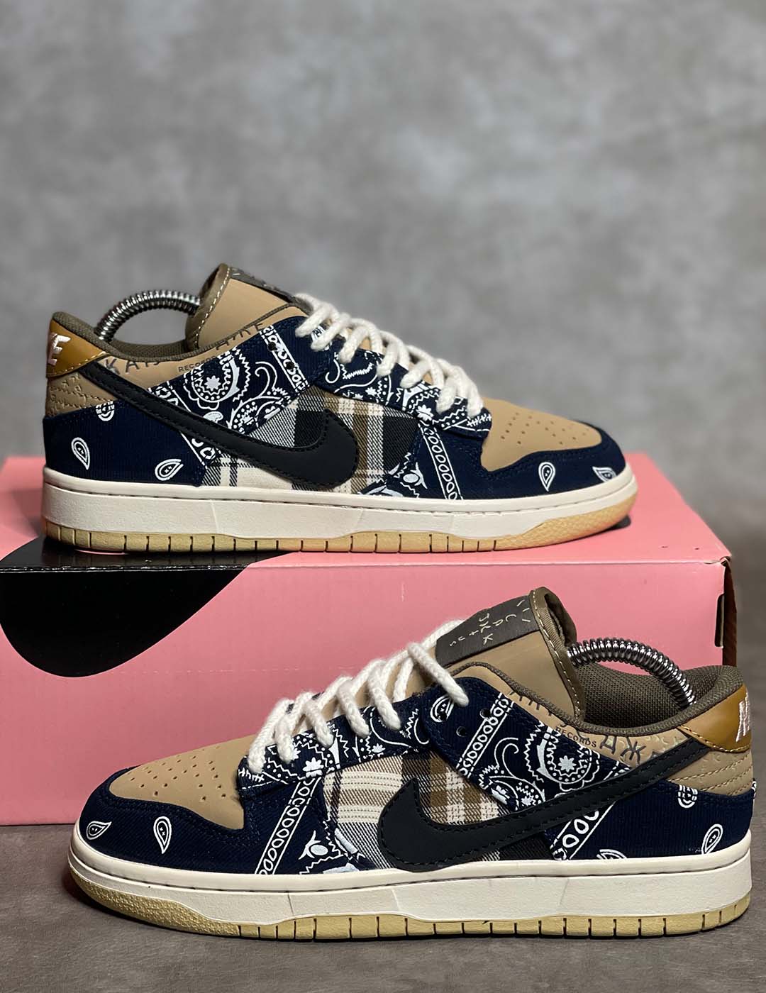 Nike SB Dunk Low x Travis Scott