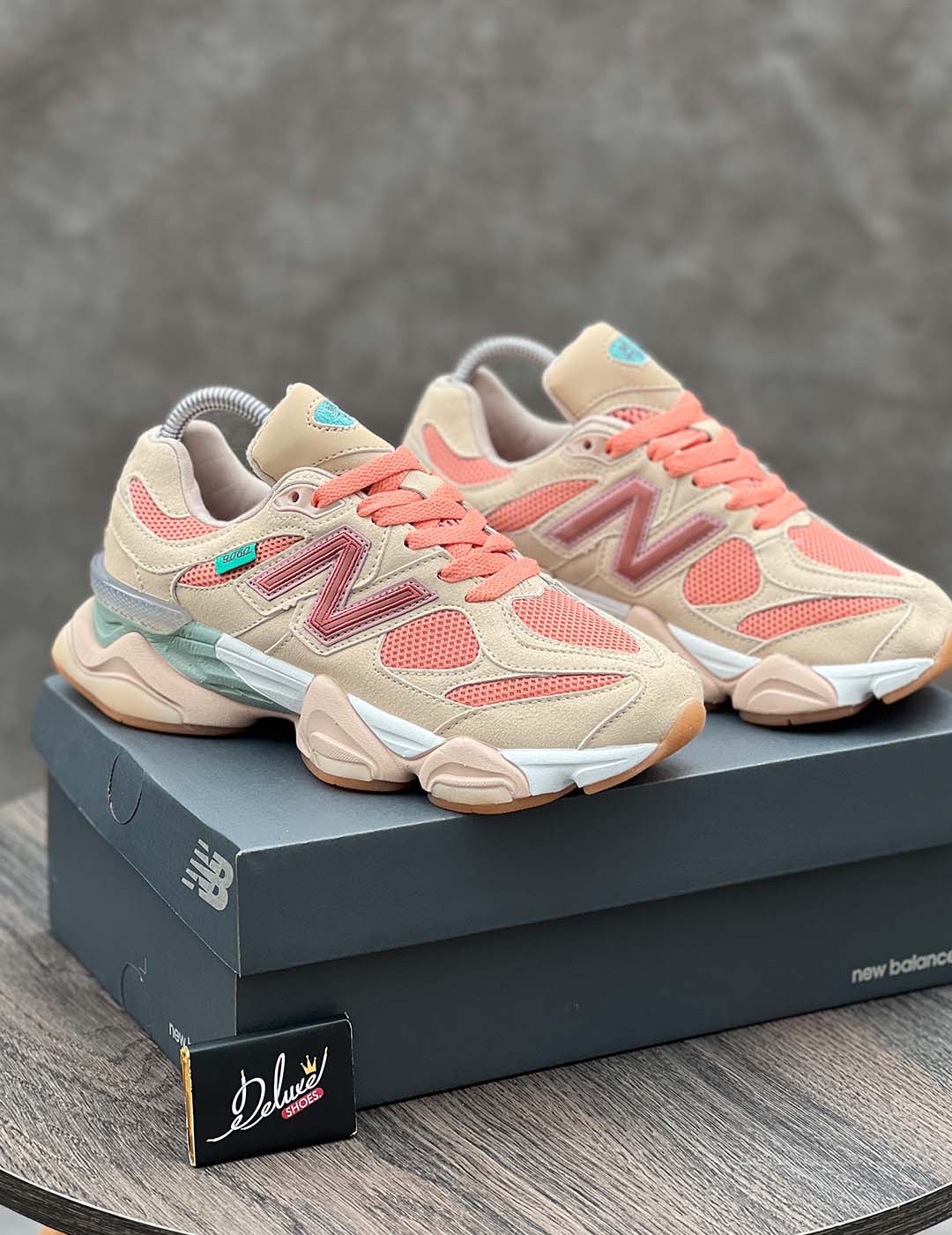 New Balance 9060 Rosa Veig