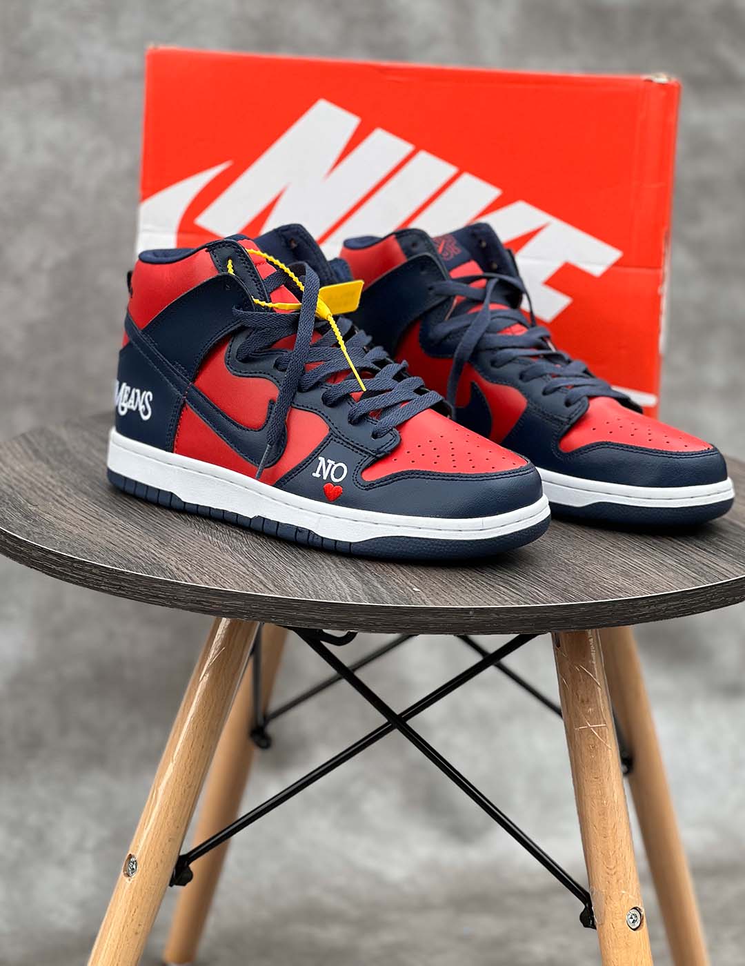 Nike SB Dunk Low x Supreme