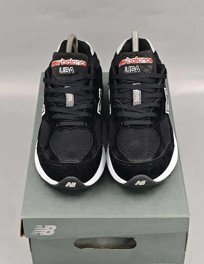 New Balance M990v3
