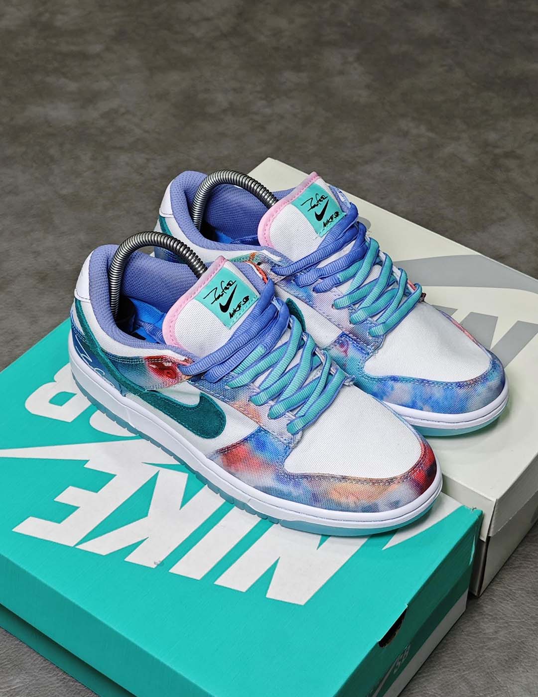Nike SB Dunk Low Futura Laboratories