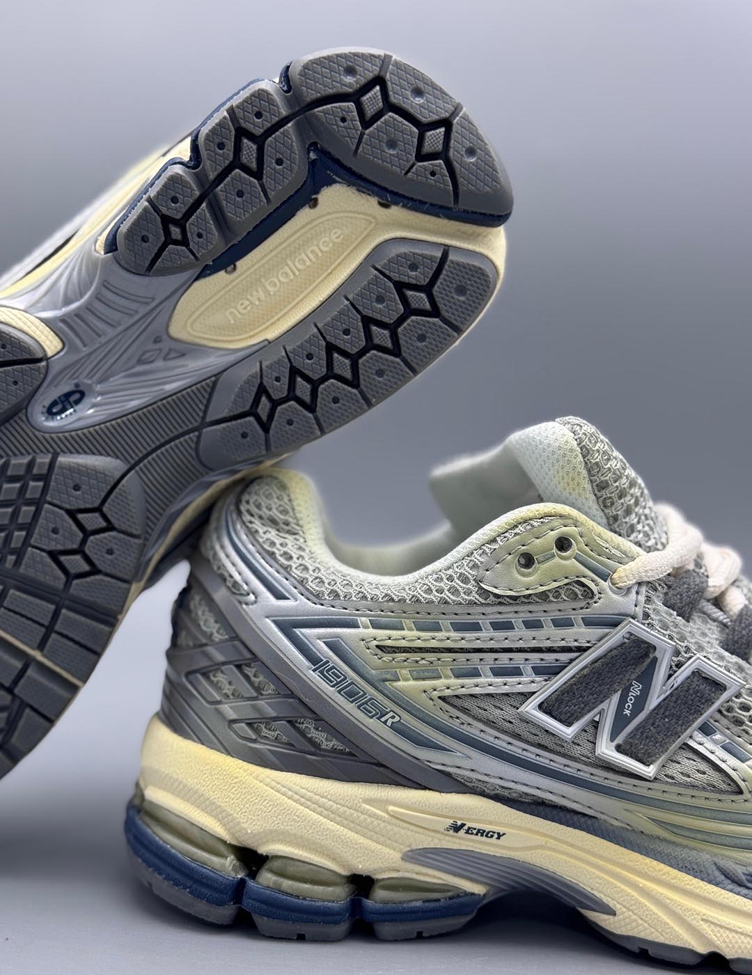 New Balance 1906R «Moonrock Plateado»