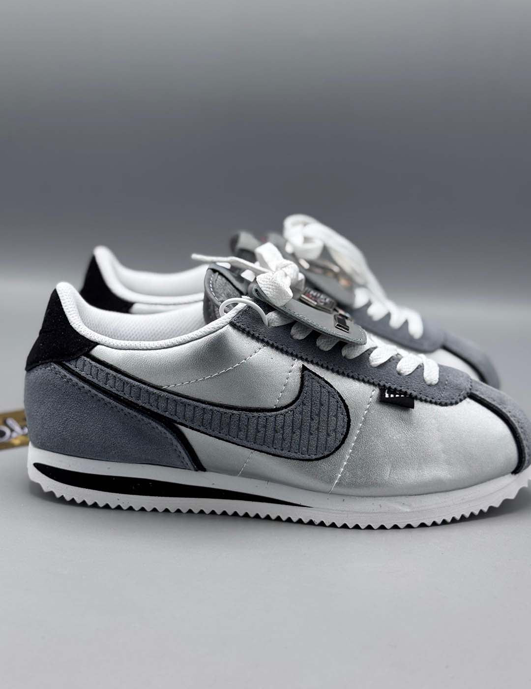 Nike Cortez