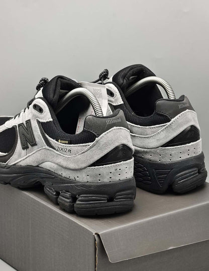 New Balance 2002R