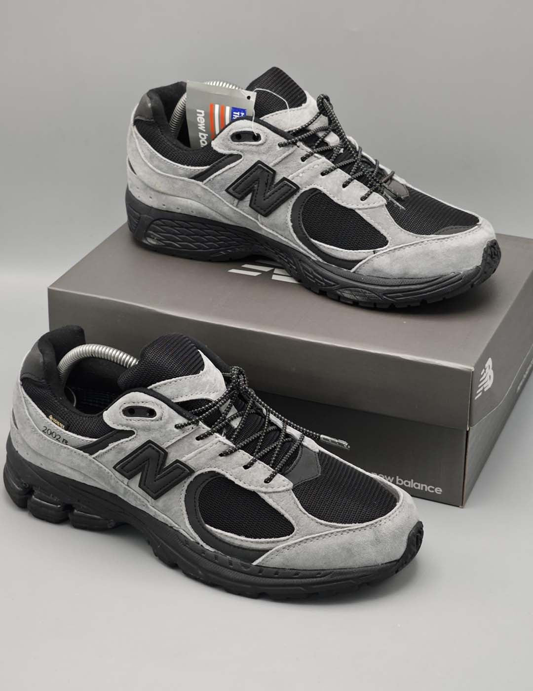 New Balance 2002R
