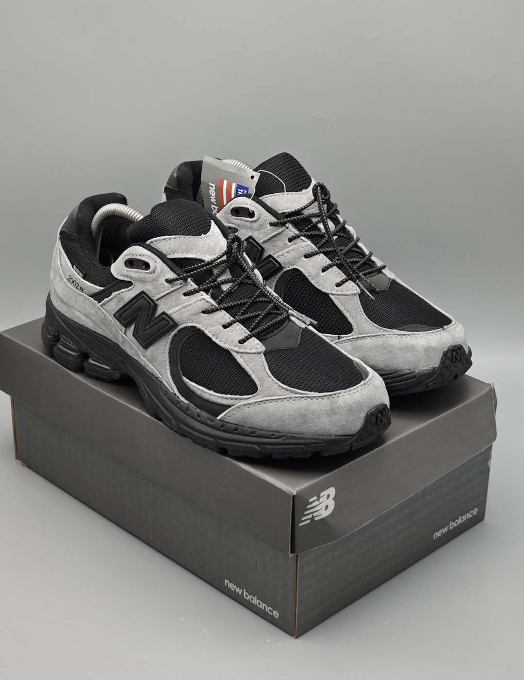 New Balance 2002R