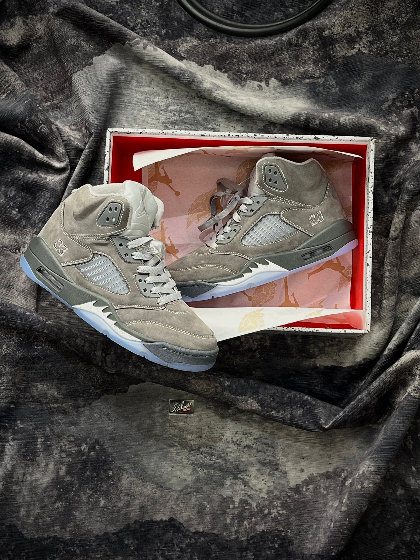 Nike Air Jordan 5 Retro  “Wolf Grey”.